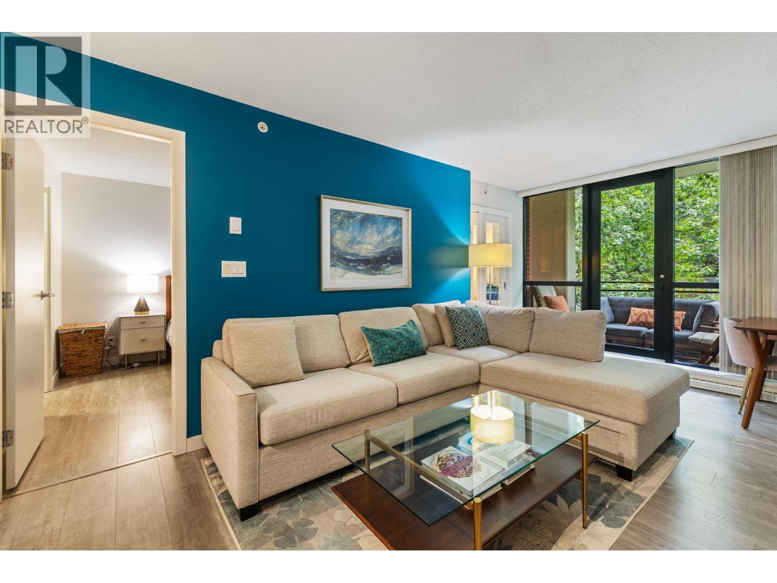 306 977 Mainland Street Property Photo 1