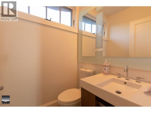 4460 Ross Crescent Property Photo 12
