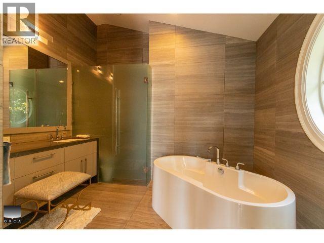 4460 Ross Crescent Property Photo 14