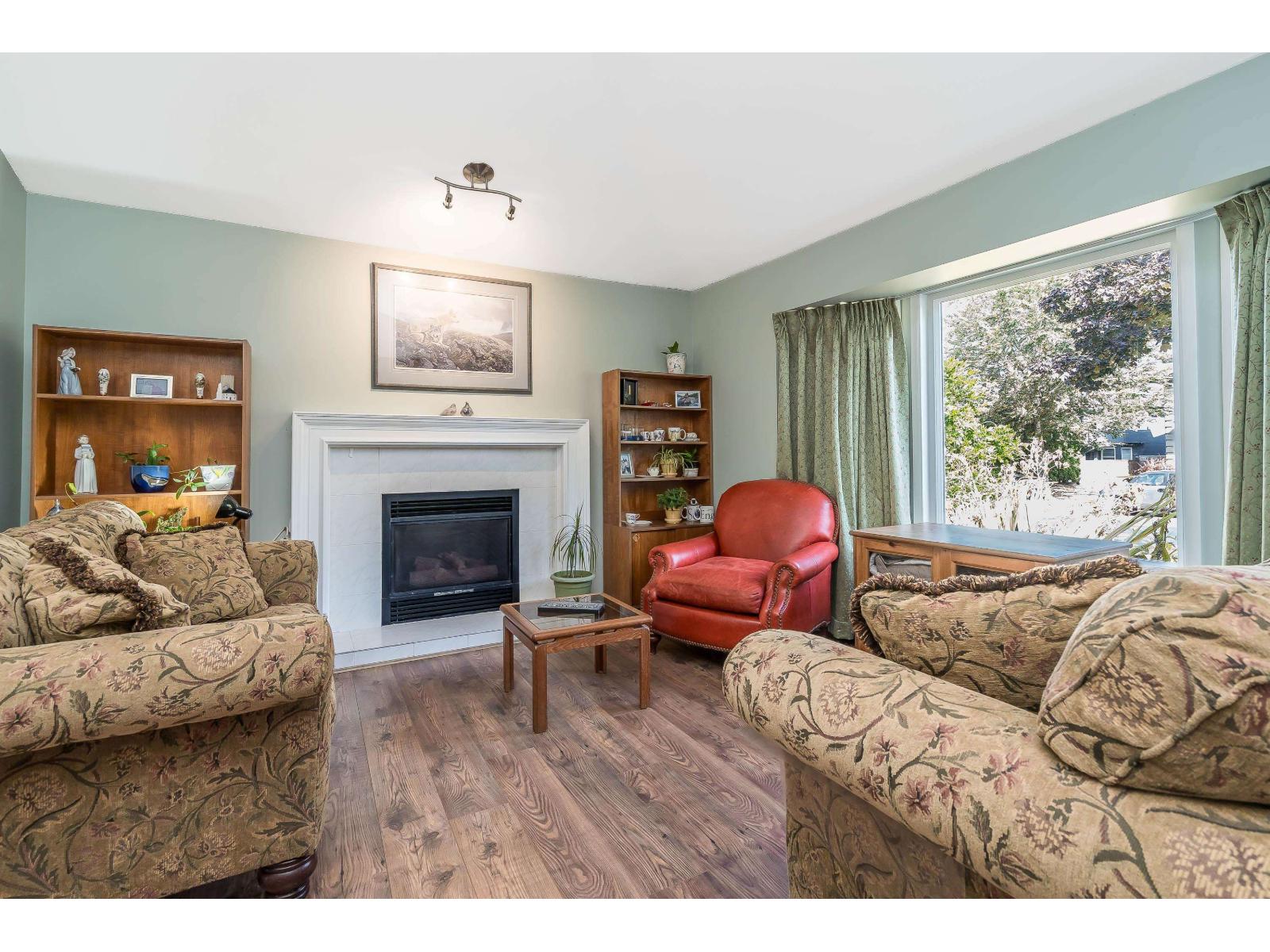 18156 Claytonwood Crescent Property Photo 4