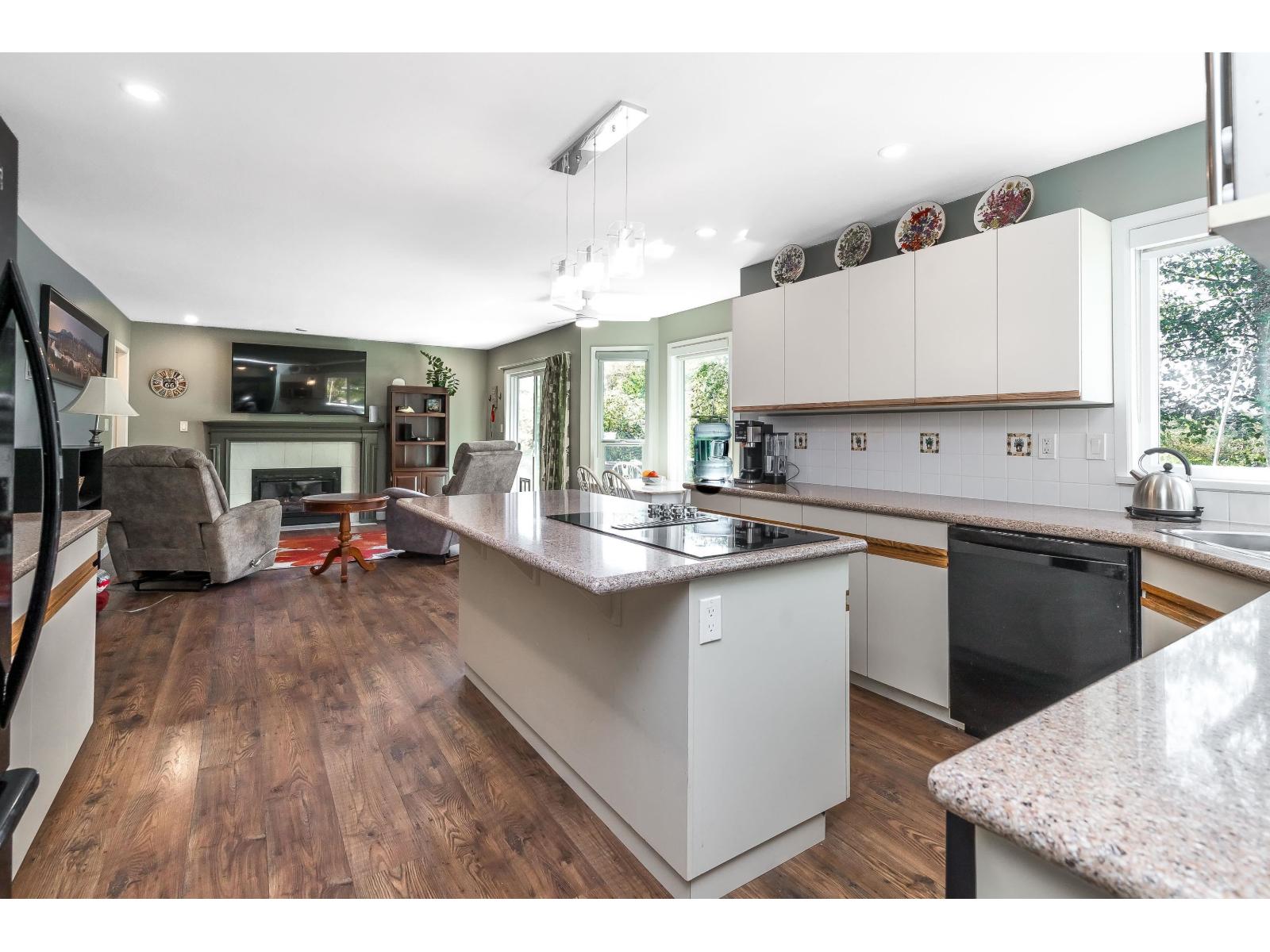 18156 Claytonwood Crescent Property Photo 11
