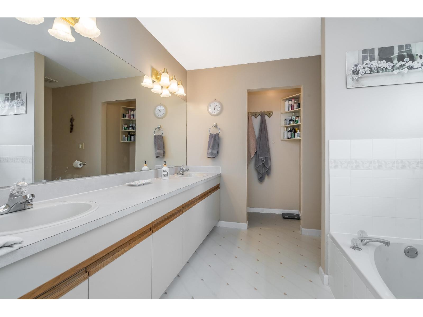 18156 Claytonwood Crescent Property Photo 23