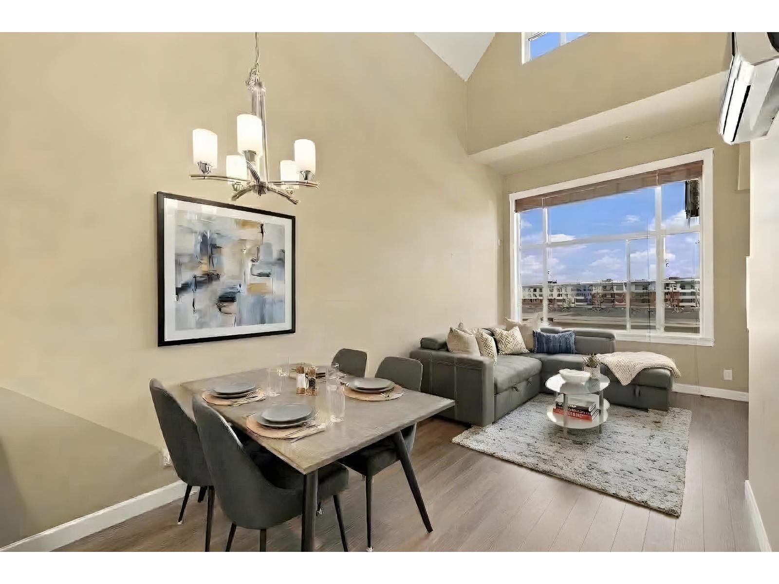 617B 8157 207 STREET Property Photo 1