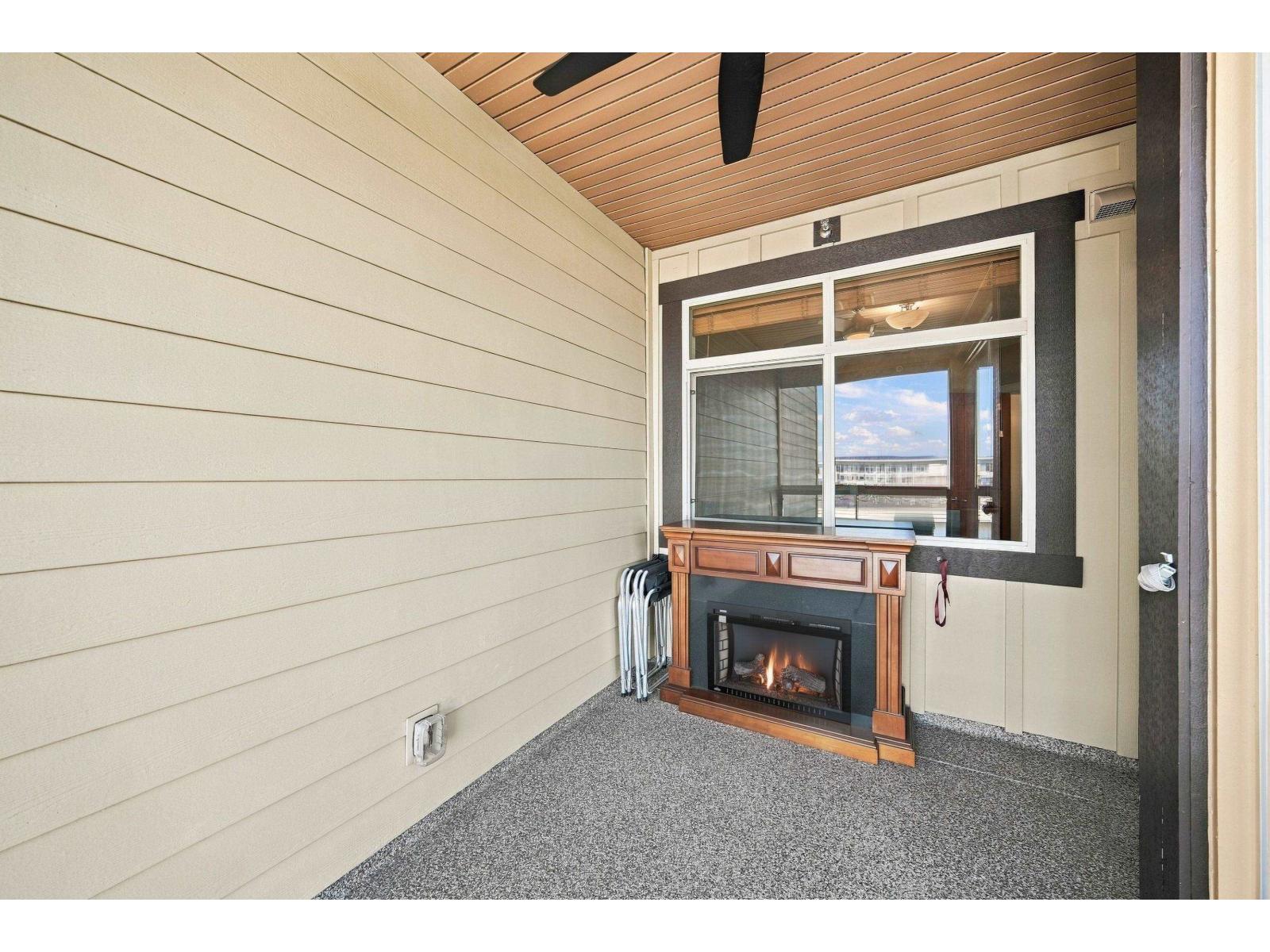 617b 8157 207 Street Property Photo 9