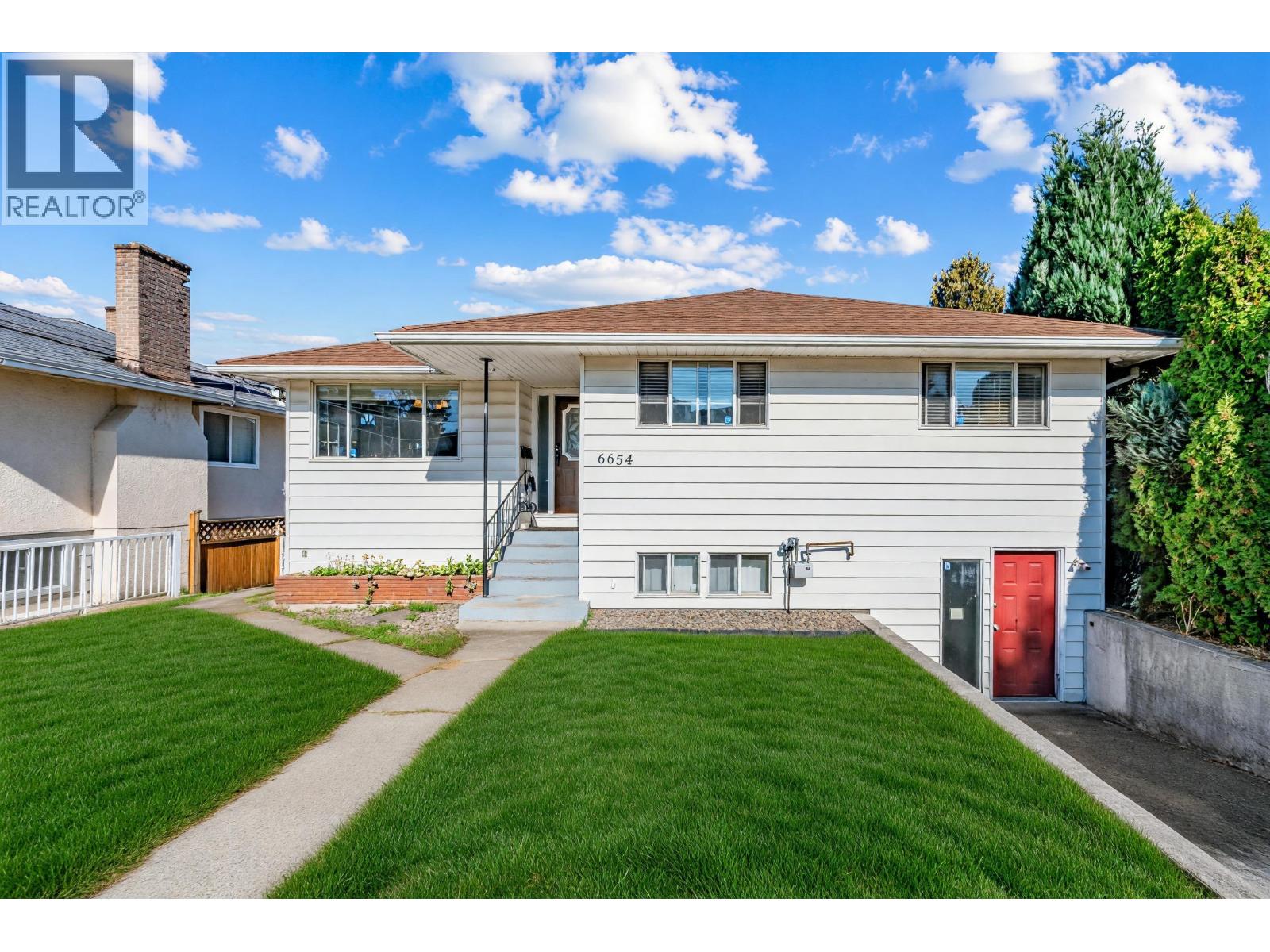 6654 Linden Avenue Property Photo 1