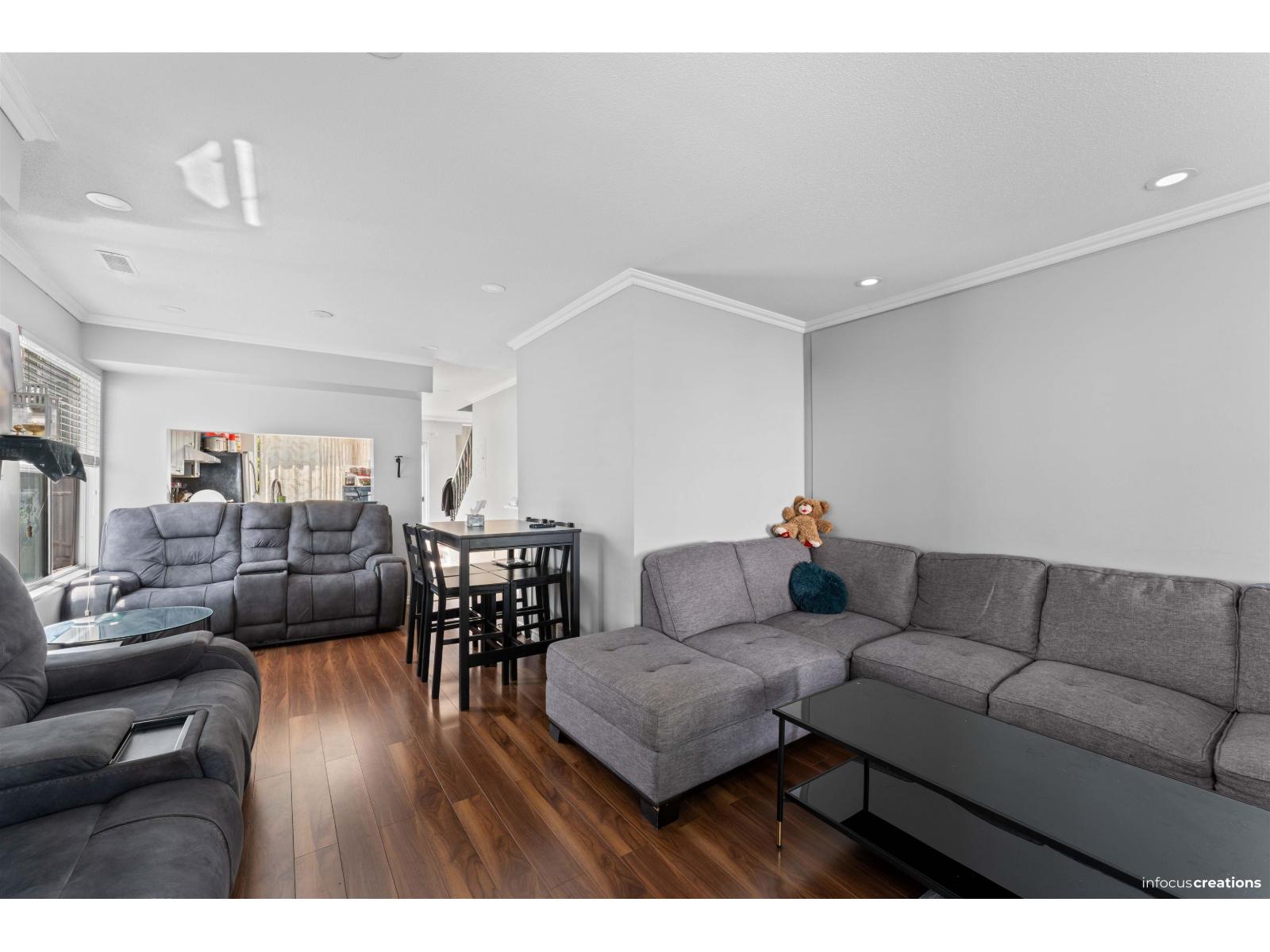 28 13713 72a Avenue Property Photo 5