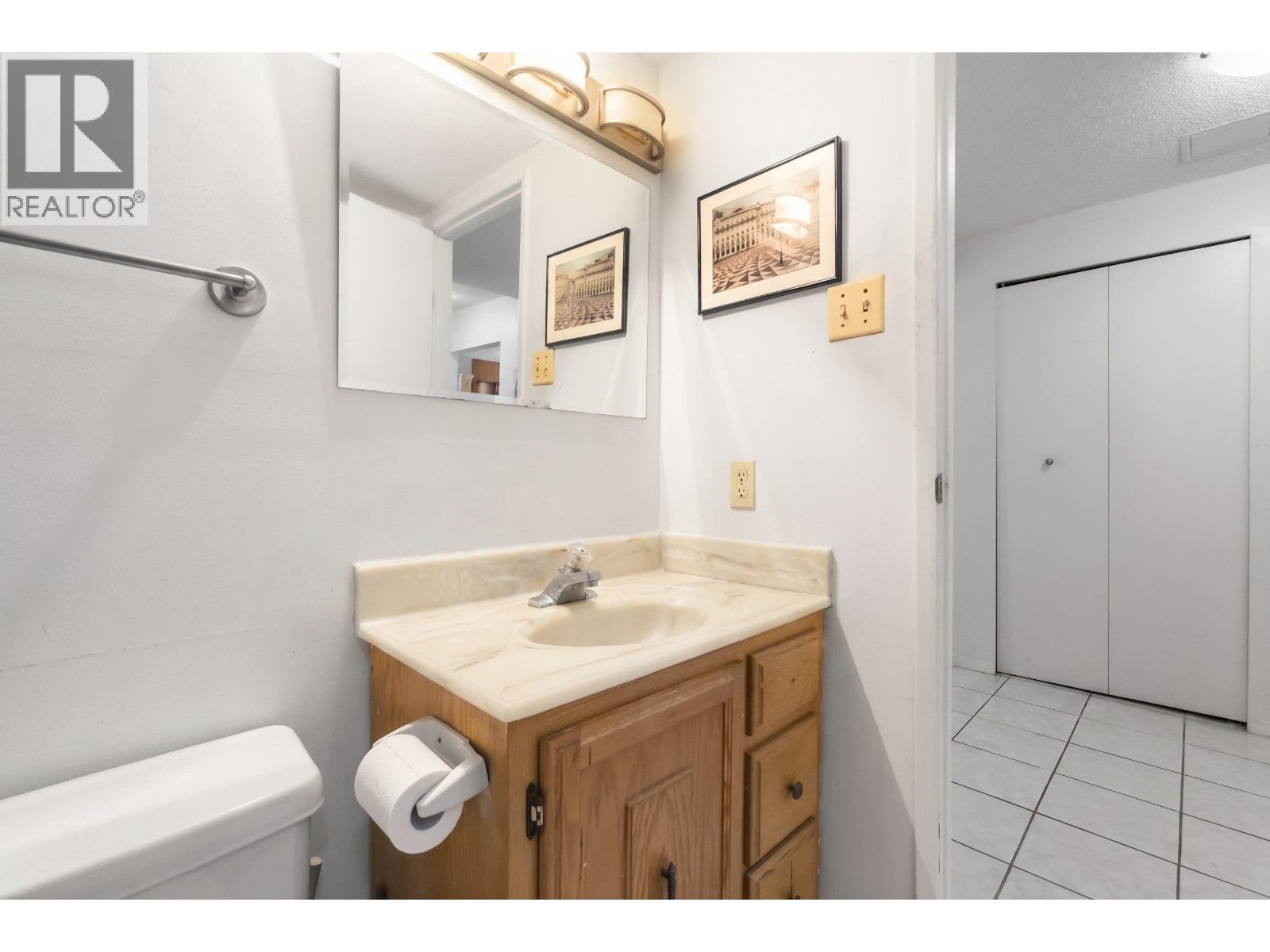 230 8460 Ackroyd Road Property Photo 8