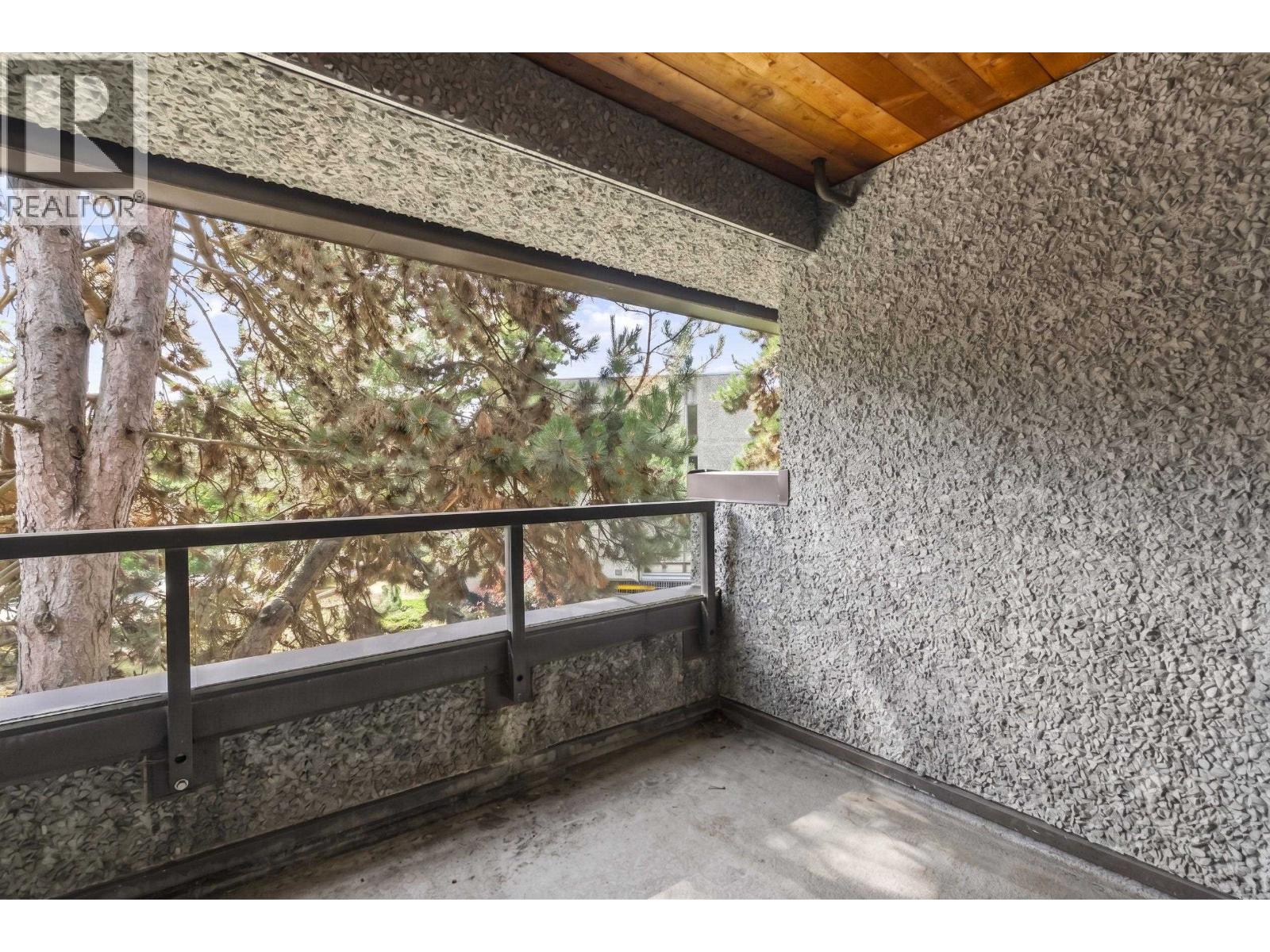 230 8460 Ackroyd Road Property Photo 16