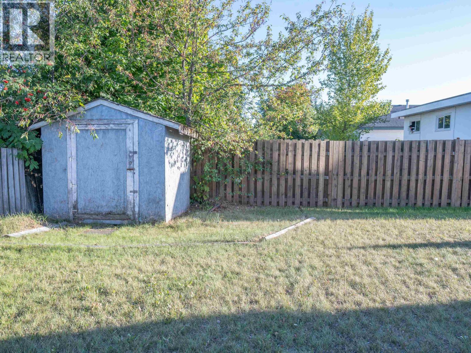 1458-1460 Nation Crescent Property Photo 5