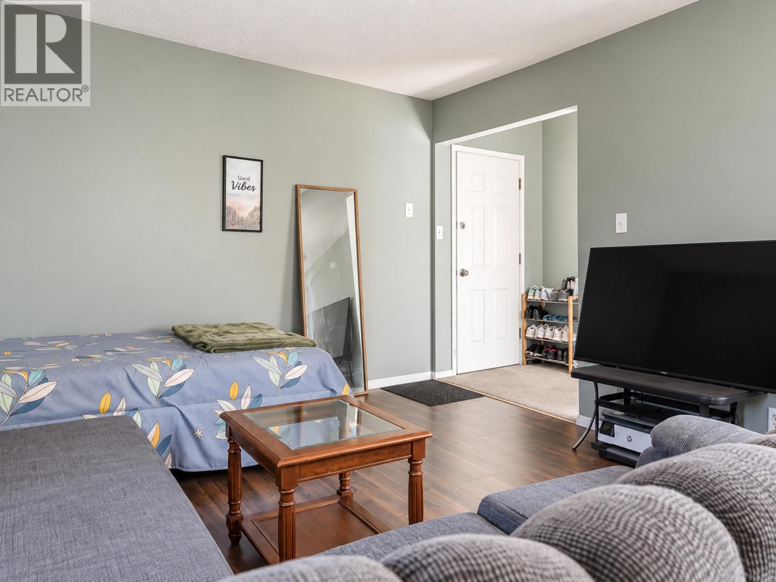 1458-1460 Nation Crescent Property Photo 10