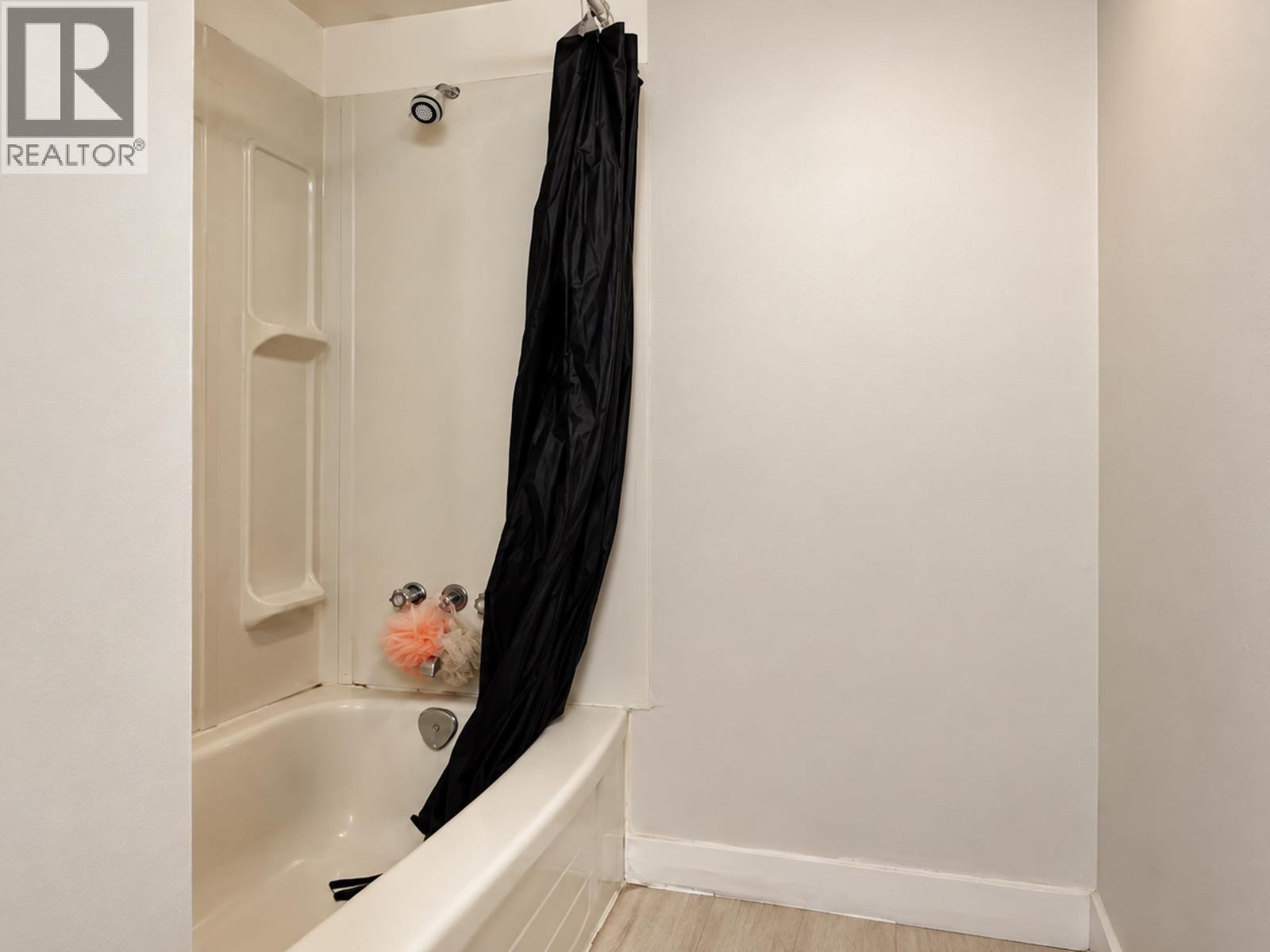 1458-1460 Nation Crescent Property Photo 19
