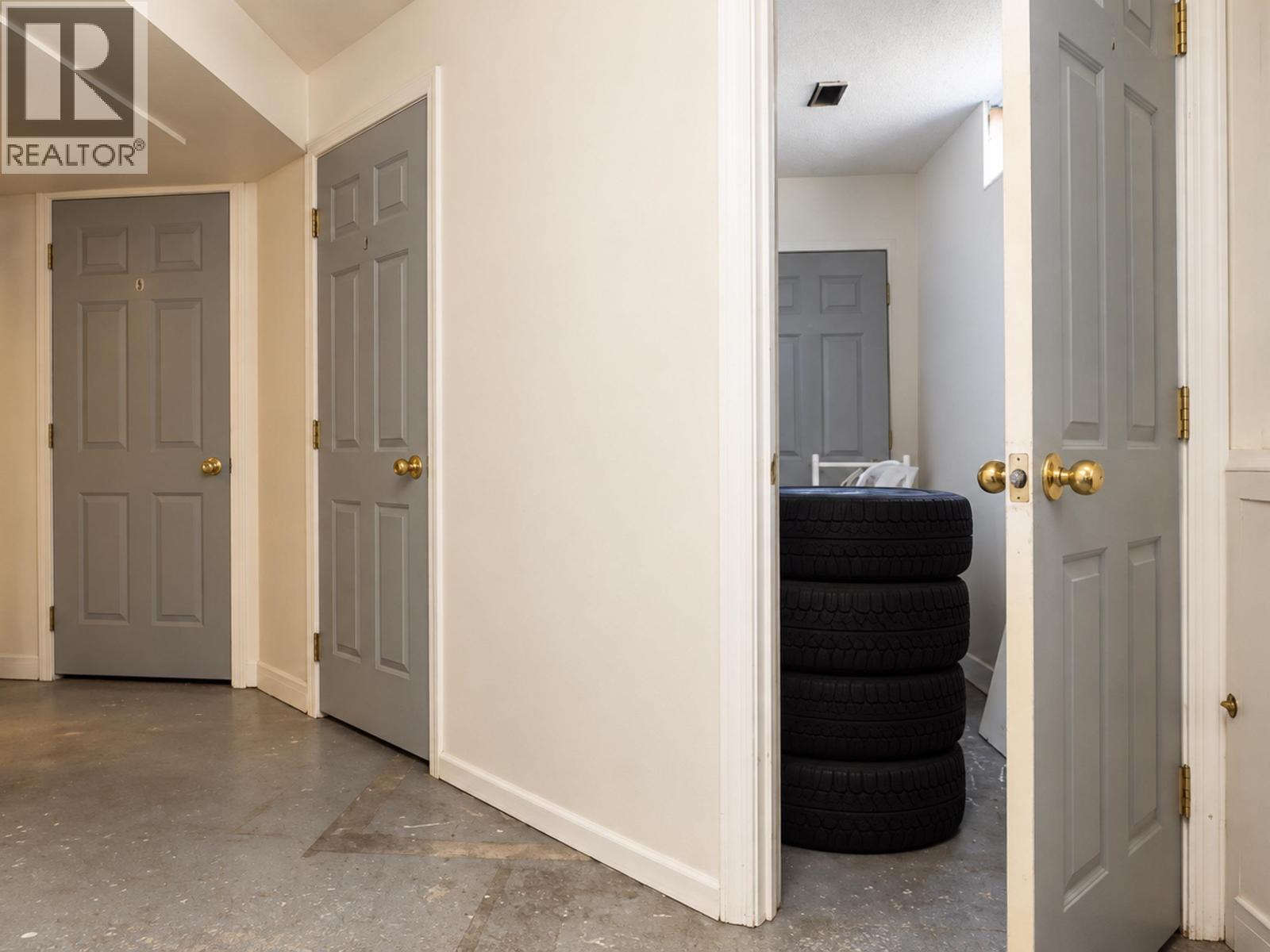1458-1460 Nation Crescent Property Photo 23