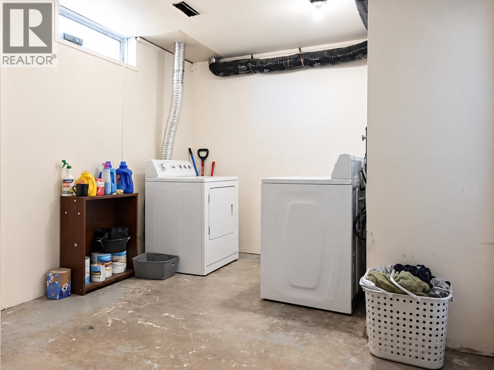1458-1460 Nation Crescent Property Photo 25