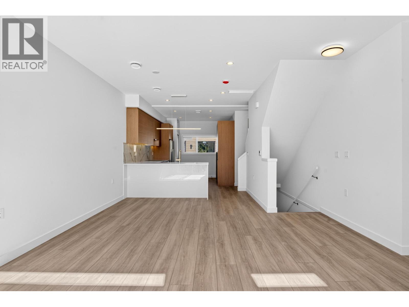 15 4337 Boundary Road Property Photo 3