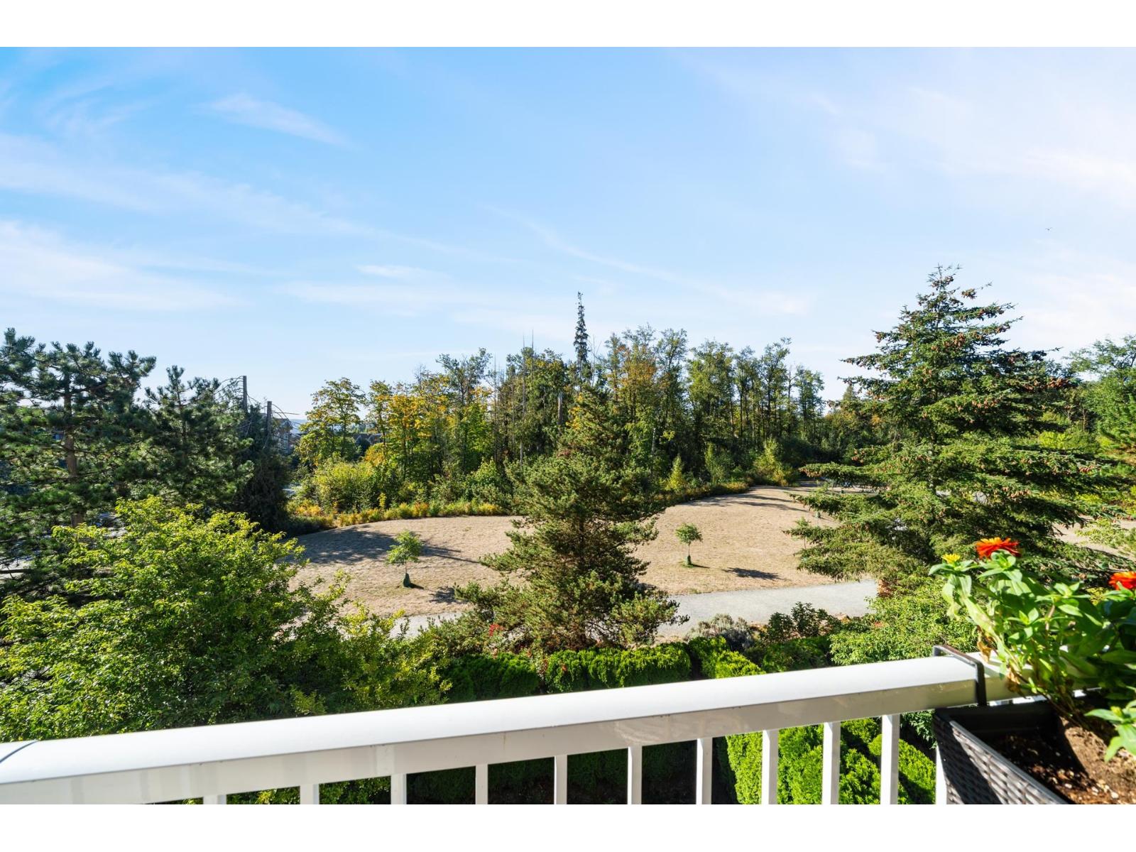 310 19388 65 Avenue Property Photo 15