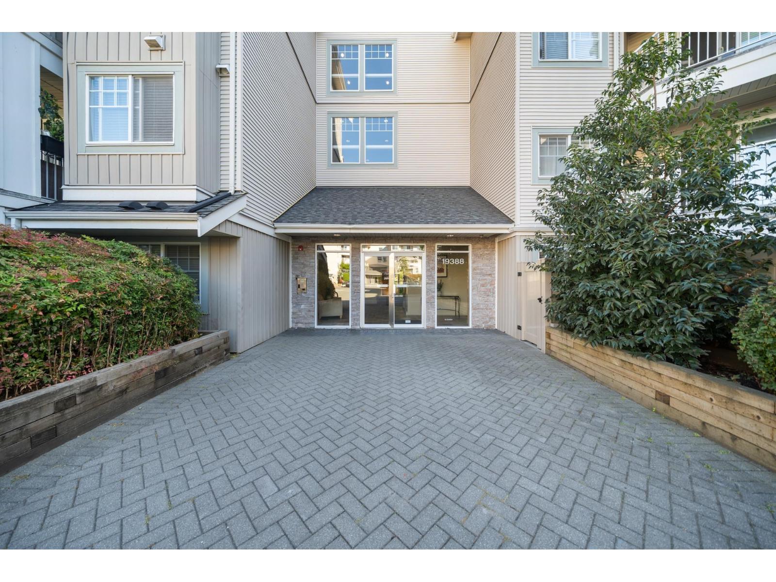 310 19388 65 Avenue Property Photo 17