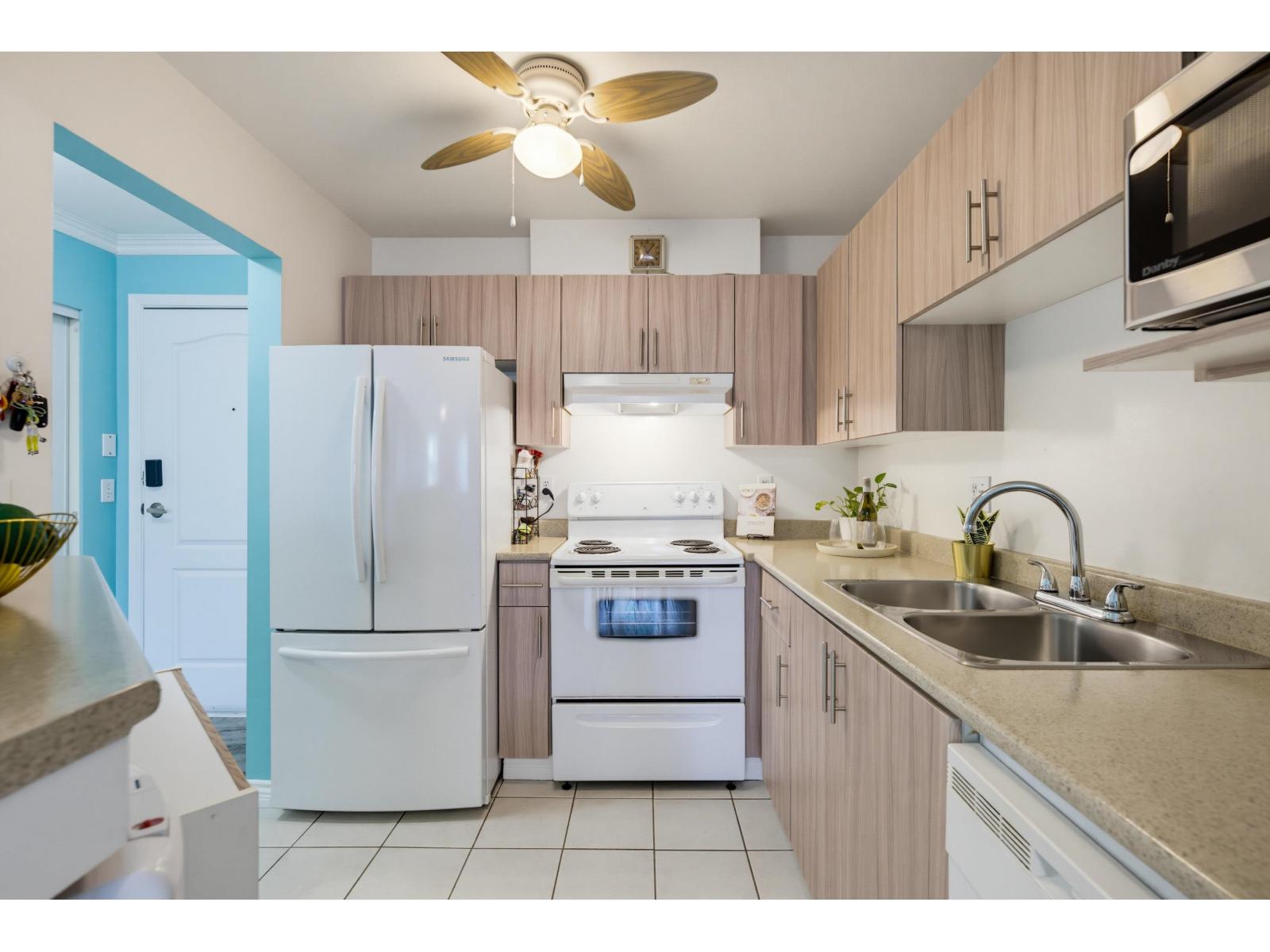 302 5759 Glover Road Property Photo 14