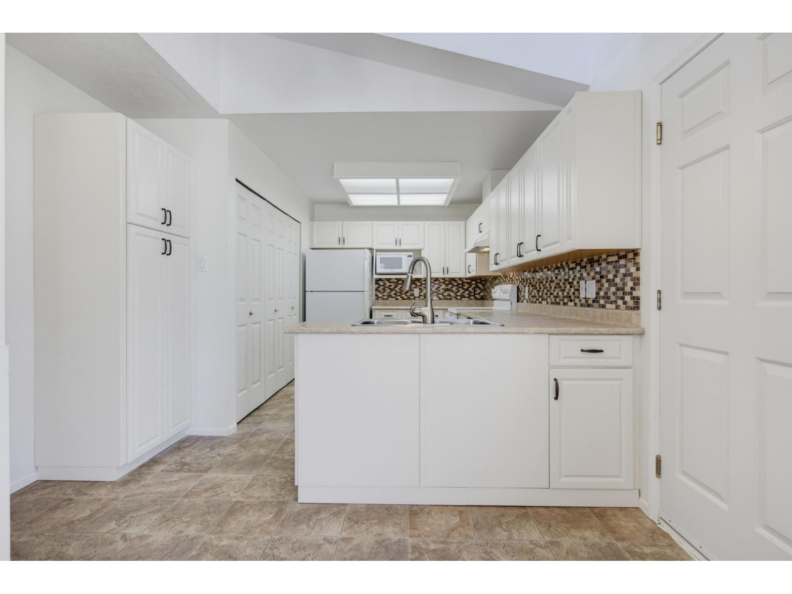 97 8737 212 Street Property Photo 10