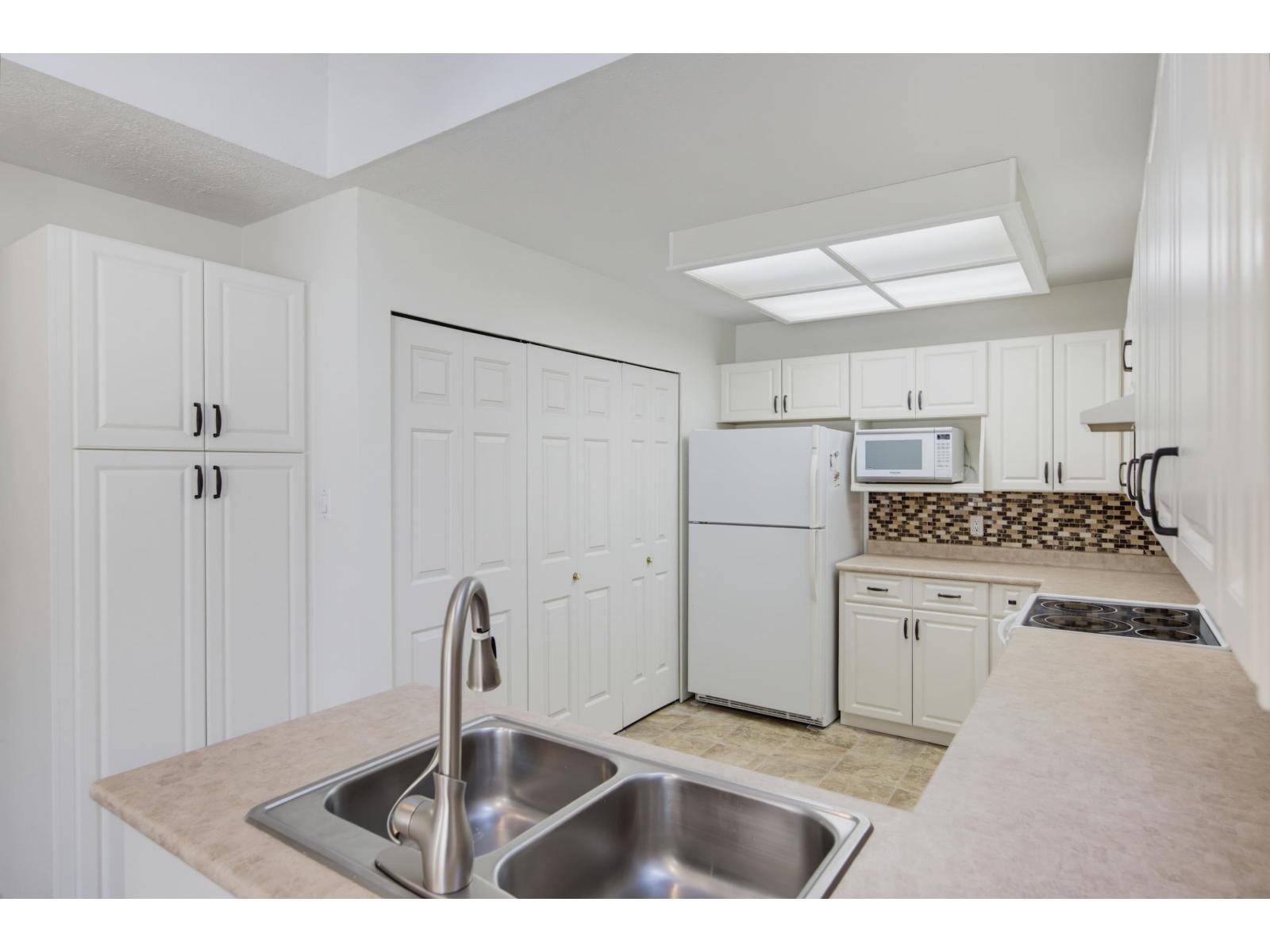 97 8737 212 Street Property Photo 12