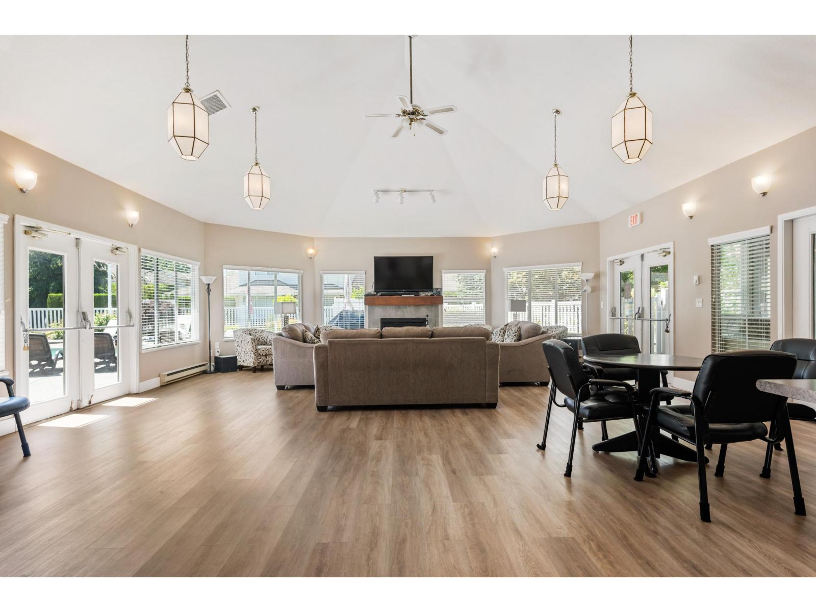 97 8737 212 Street Property Photo 33