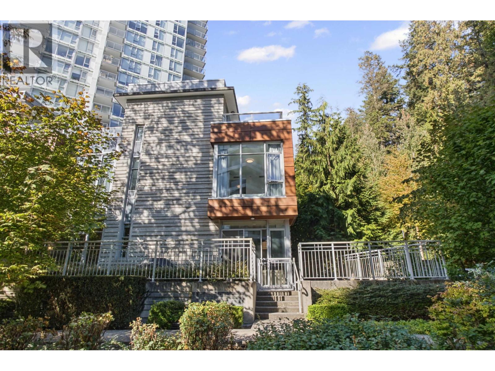 Th1 3355 Binning Road Property Photo 1
