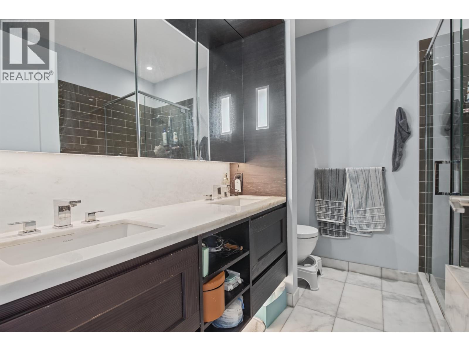 Th1 3355 Binning Road Property Photo 18