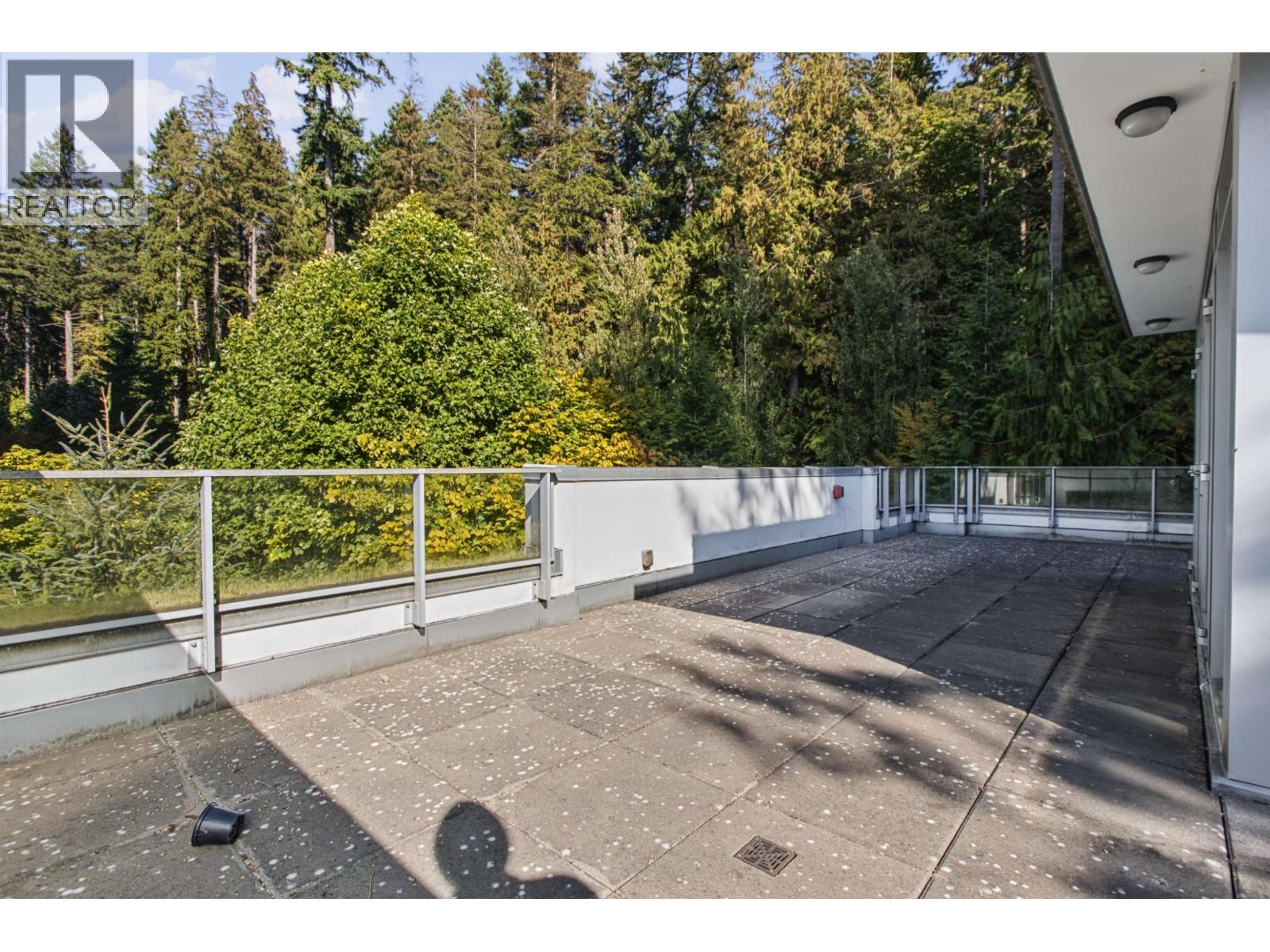 Th1 3355 Binning Road Property Photo 25