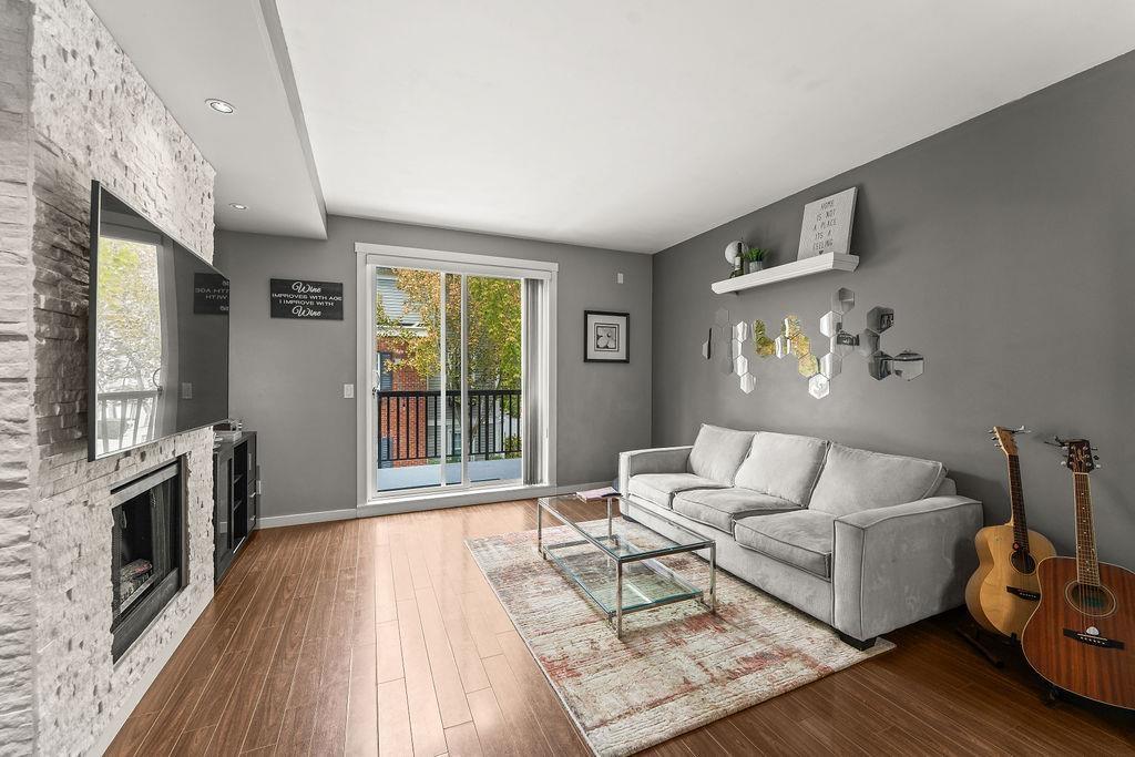 38 18983 72a Avenue Property Photo 5