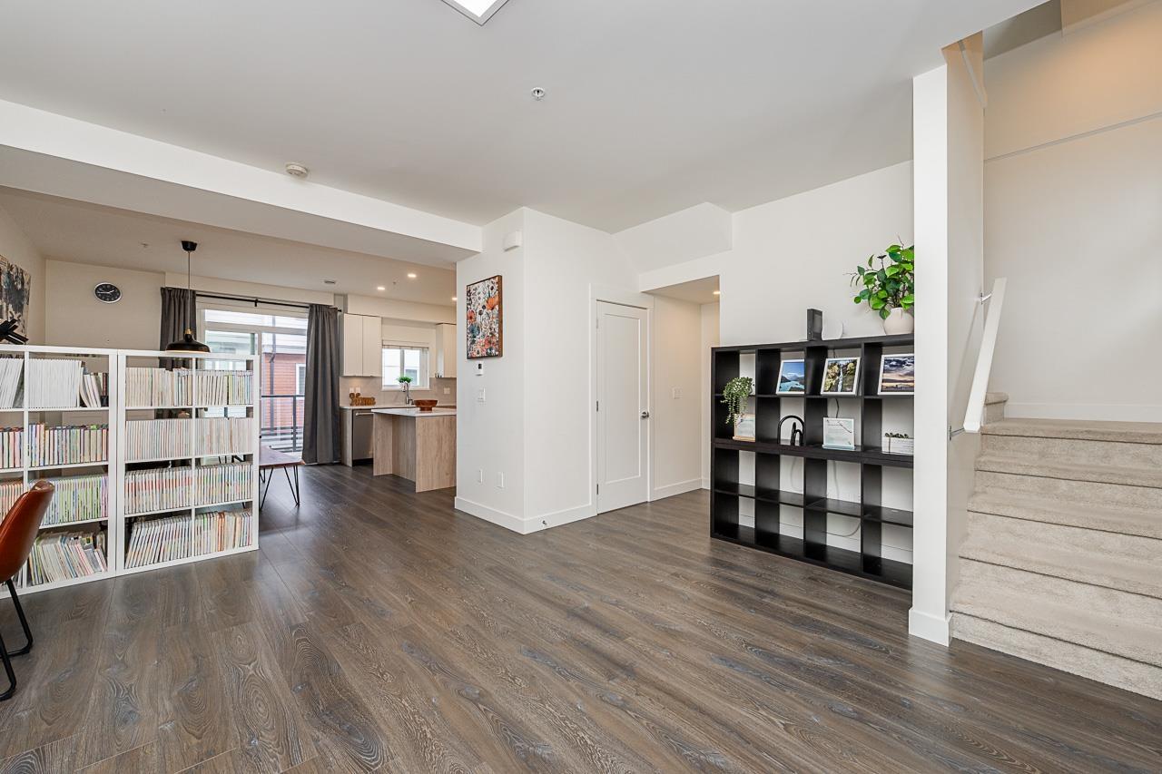 3 7947 209 Street Property Photo 14