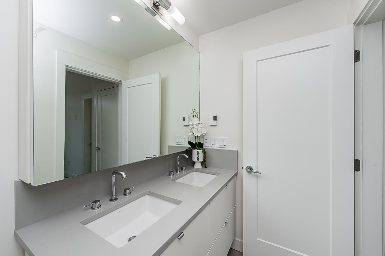 3 7947 209 Street Property Photo 20