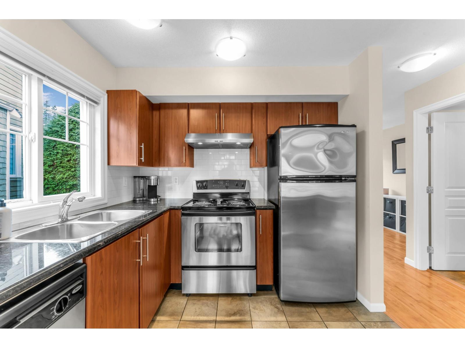 6 6110 138 Street Property Photo 12