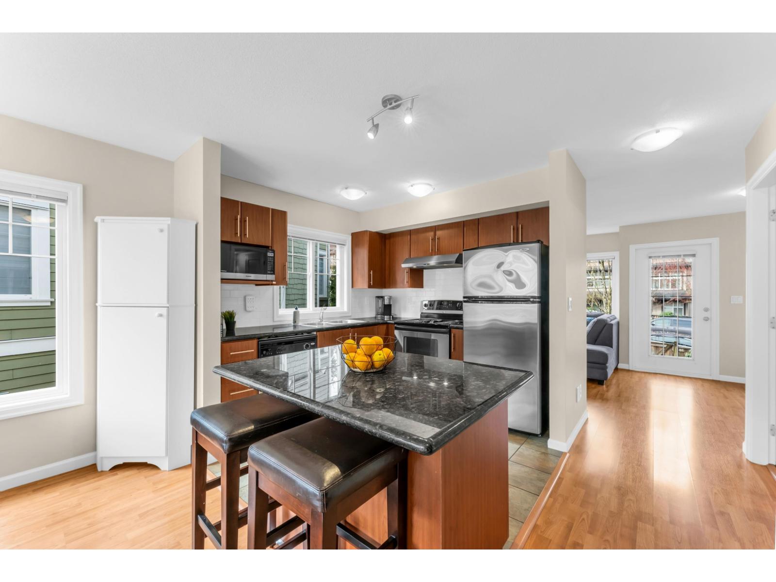 6 6110 138 Street Property Photo 18