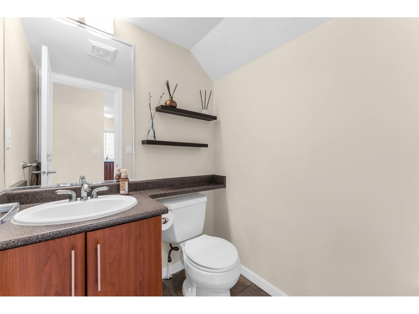 6 6110 138 Street Property Photo 19