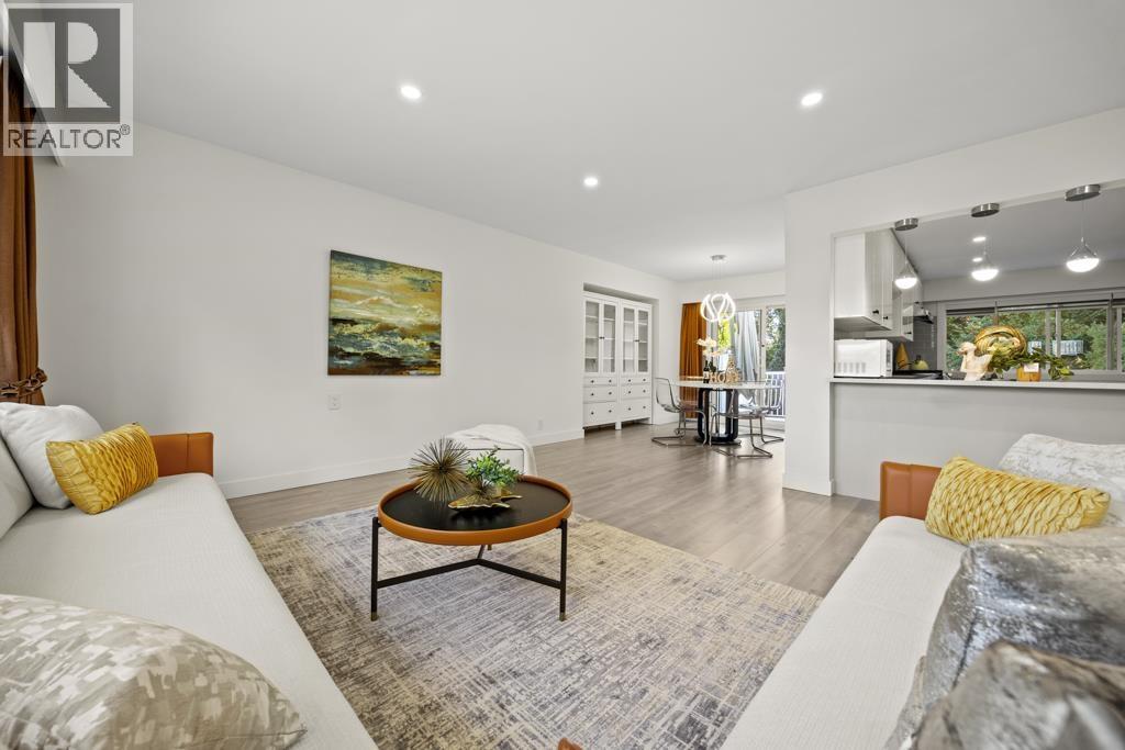 4936 Barker Crescent Property Photo 4
