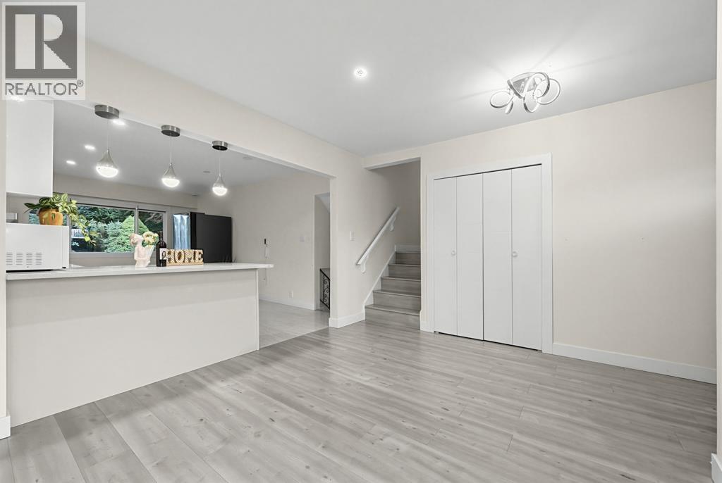 4936 Barker Crescent Property Photo 9