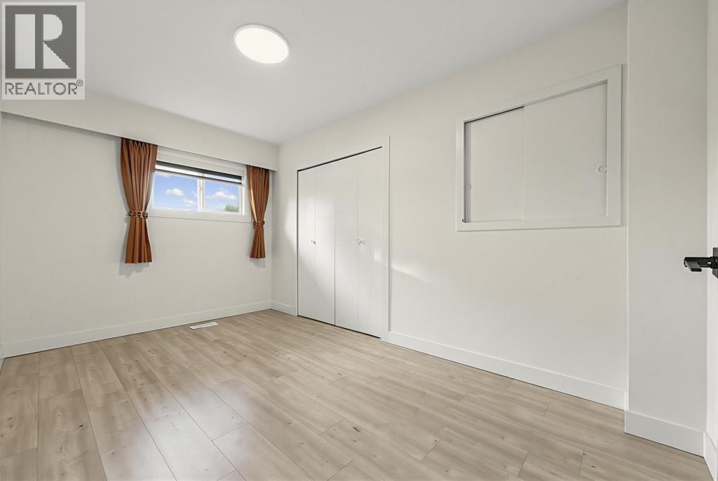 4936 Barker Crescent Property Photo 18