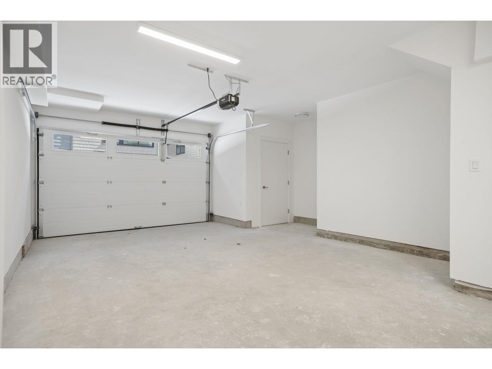 35 4337 Boundary Road Property Photo 28