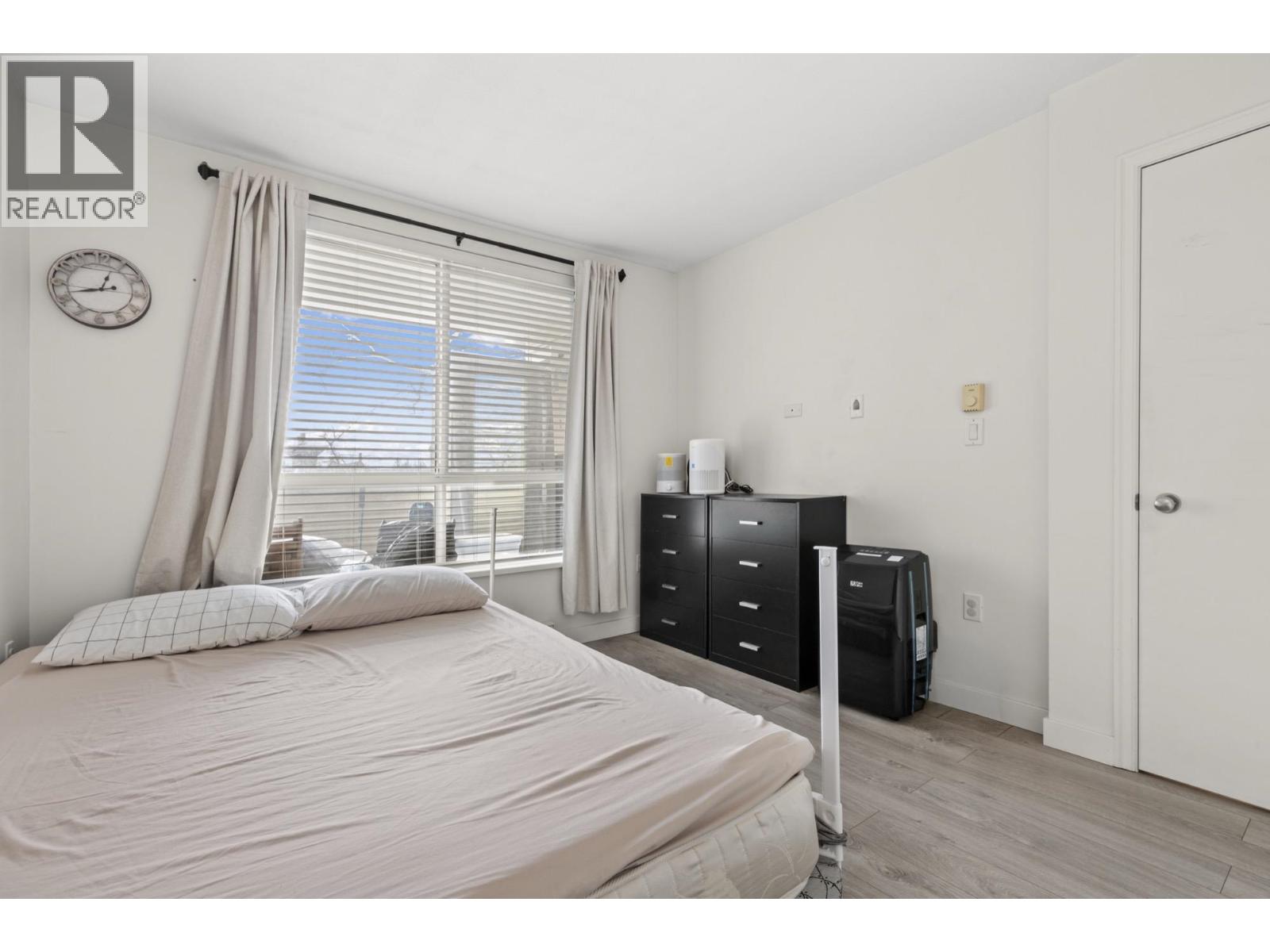 322 6833 Village Green Property Photo 14