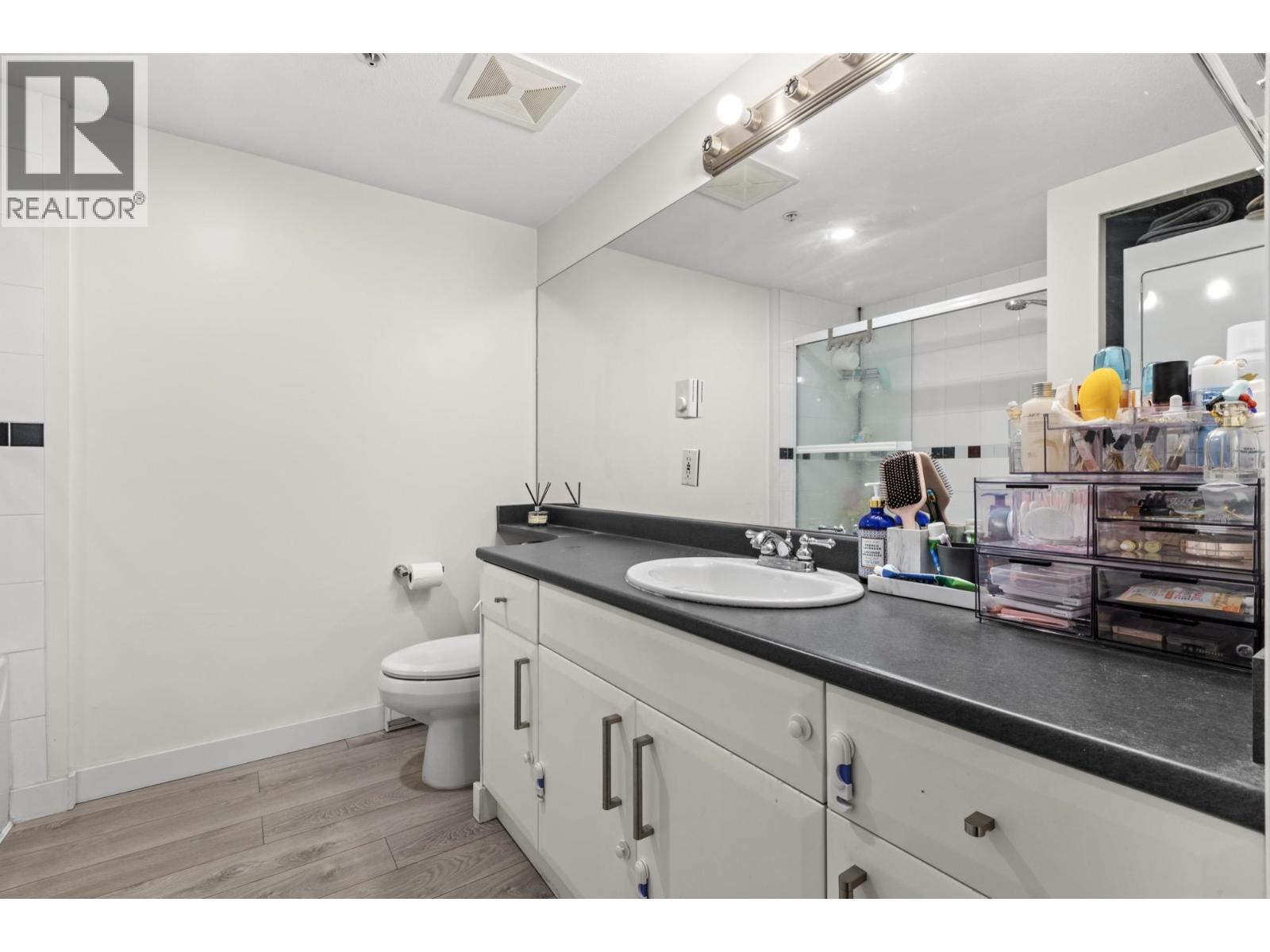 322 6833 Village Green Property Photo 15