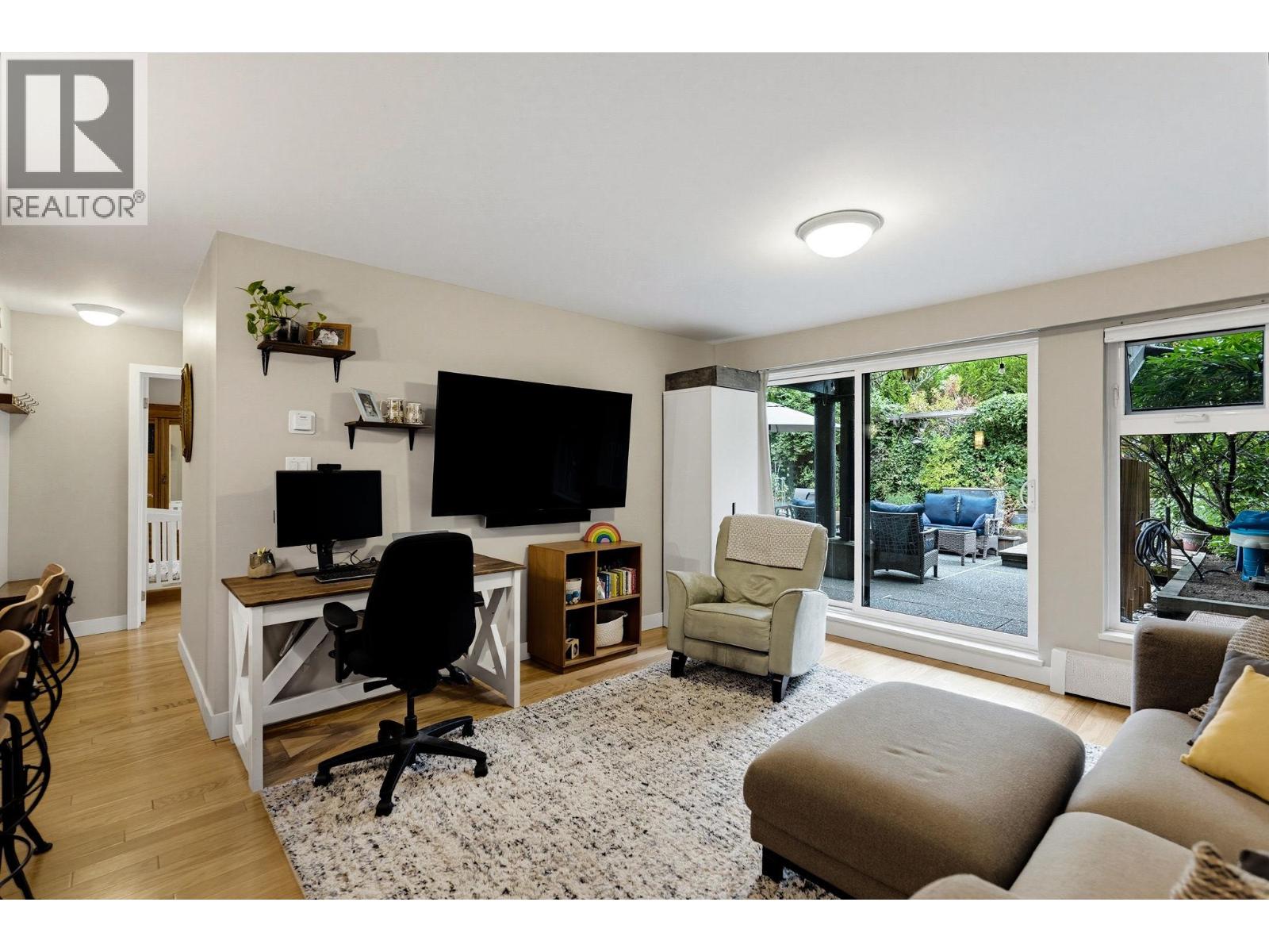 204 7377 Salisbury Avenue Property Photo 4