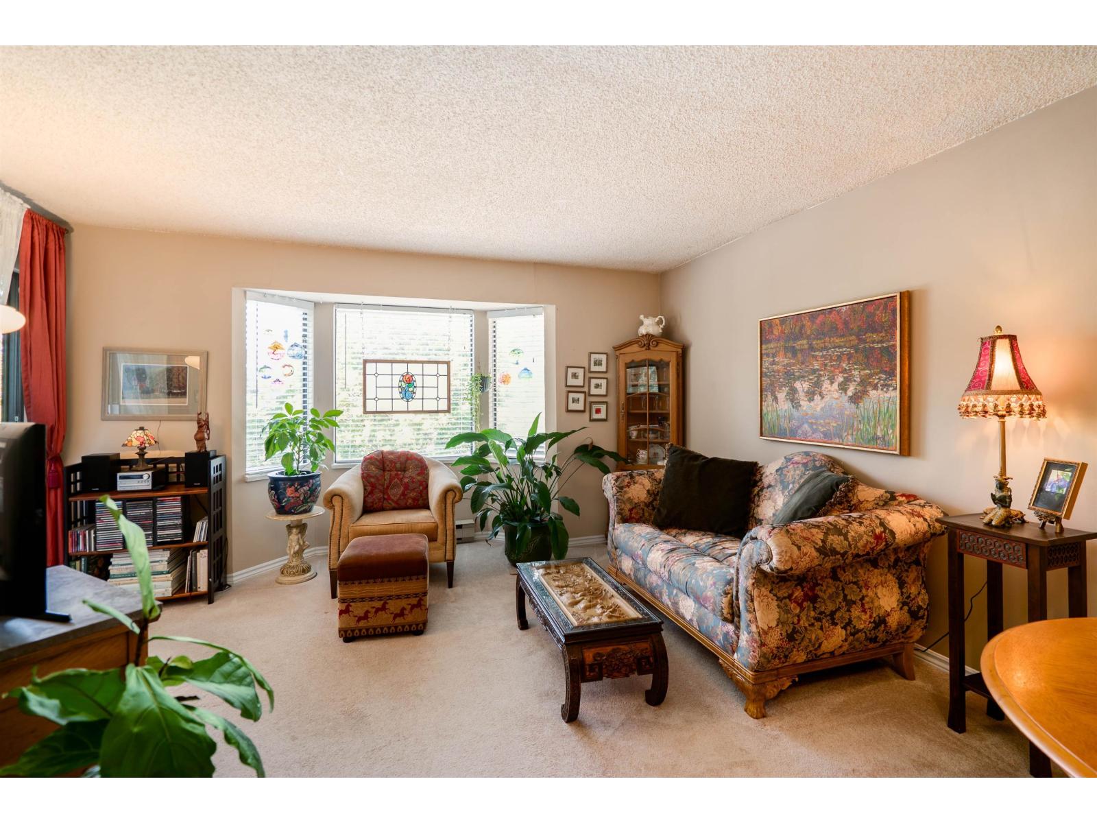 214 5224 204 Street Property Photo 9