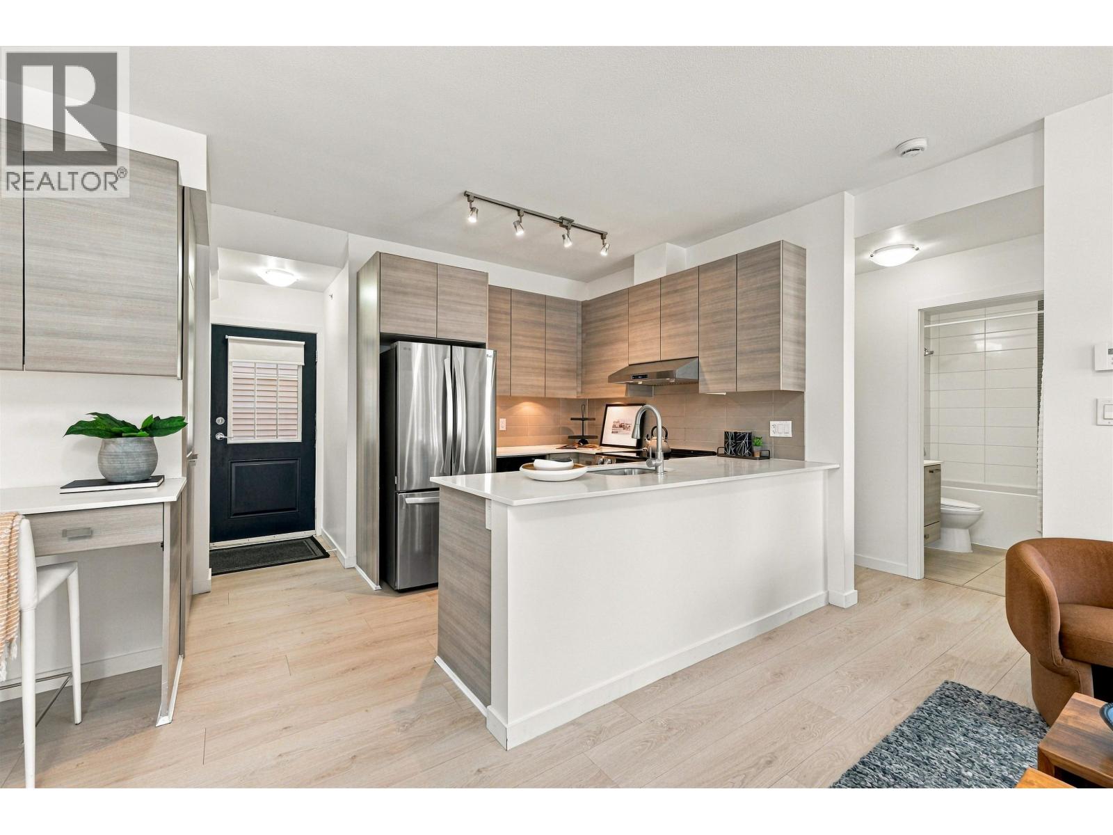 32 6965 HASTINGS STREET Property Photo 1