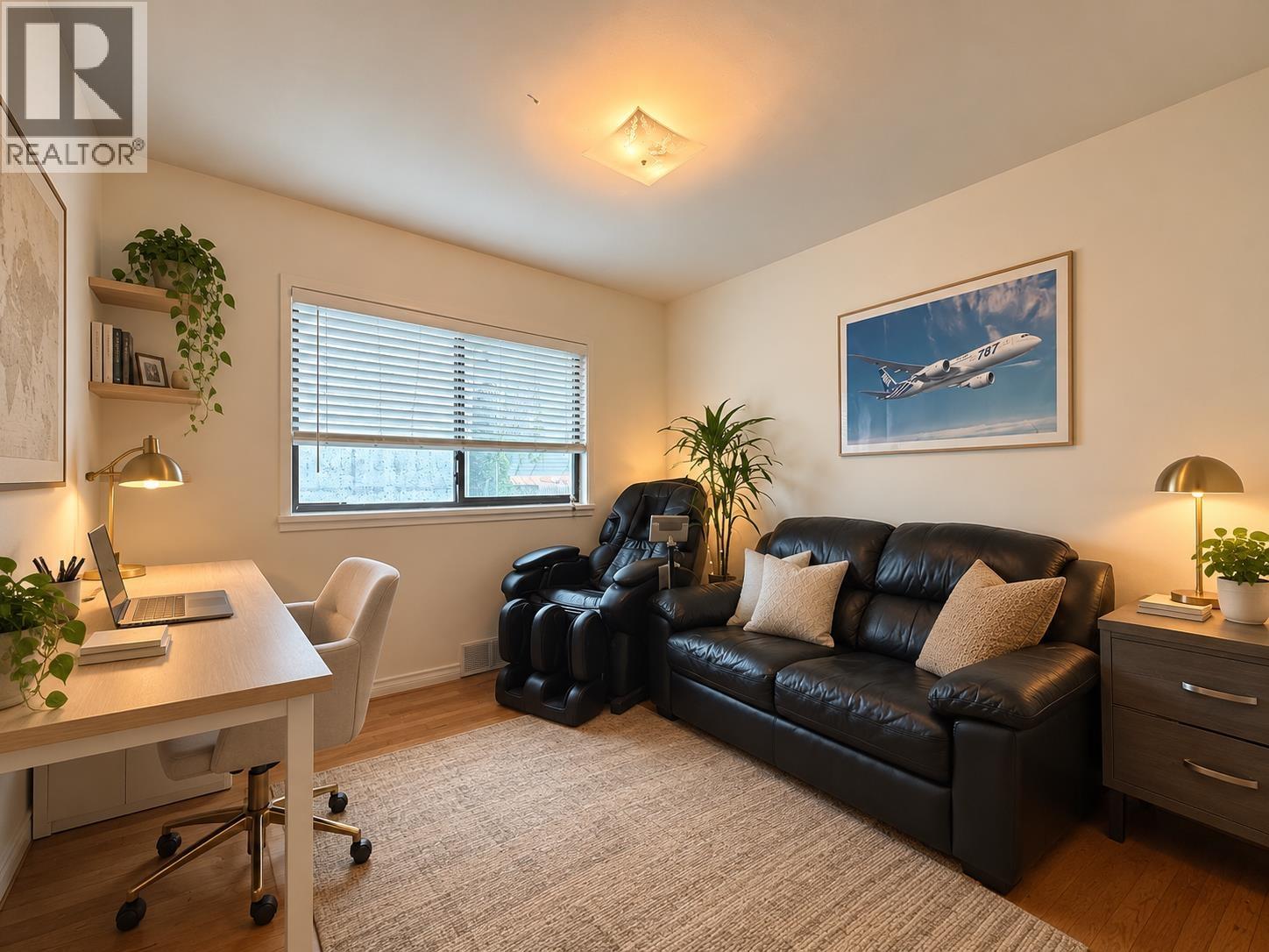 4238 Price Crescent Property Photo 12