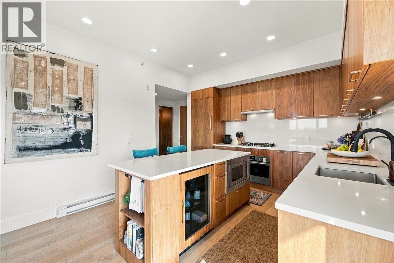 602 2550 Garden Drive Property Photo 3