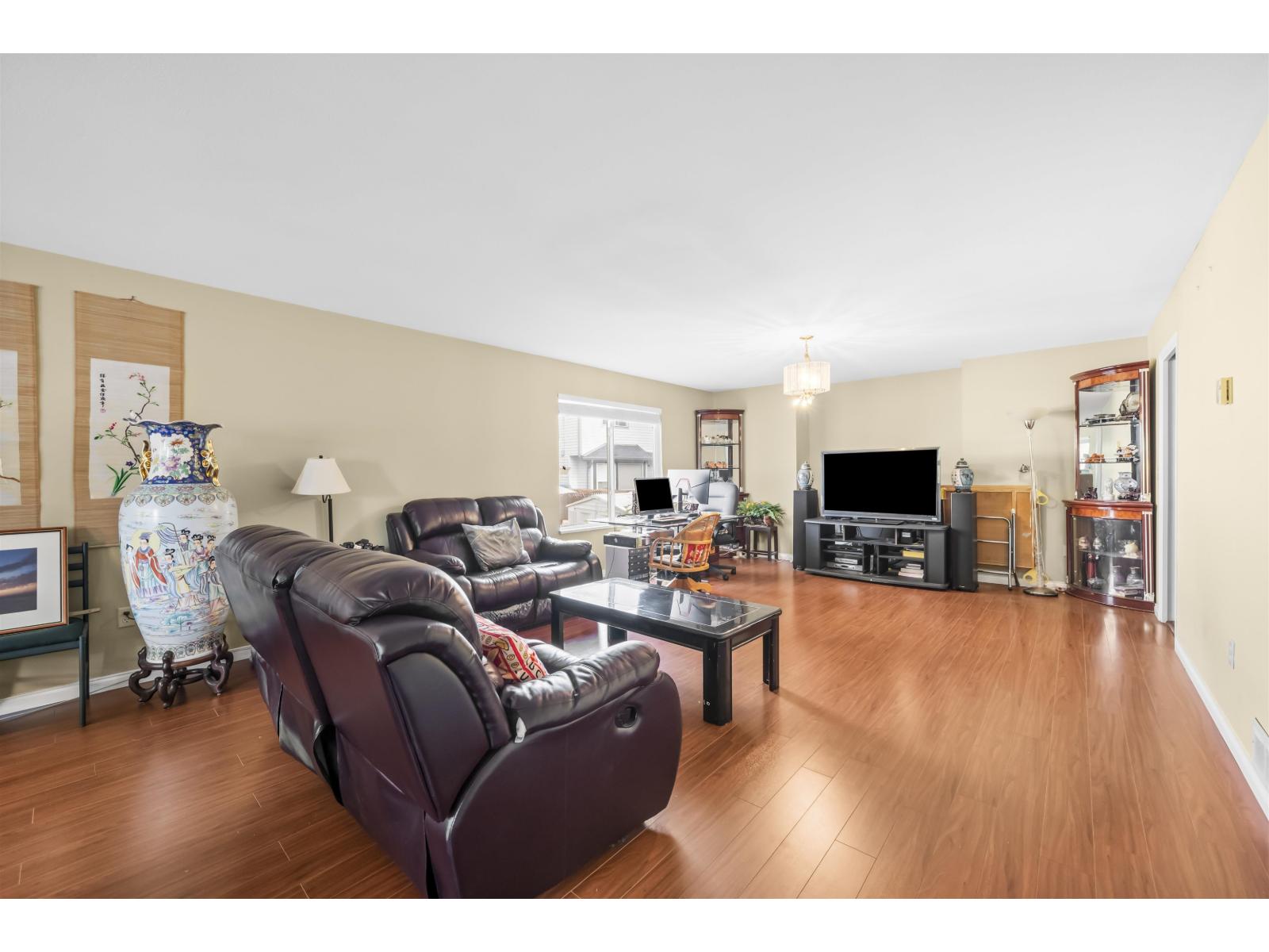 6012 124 Street Property Photo 4