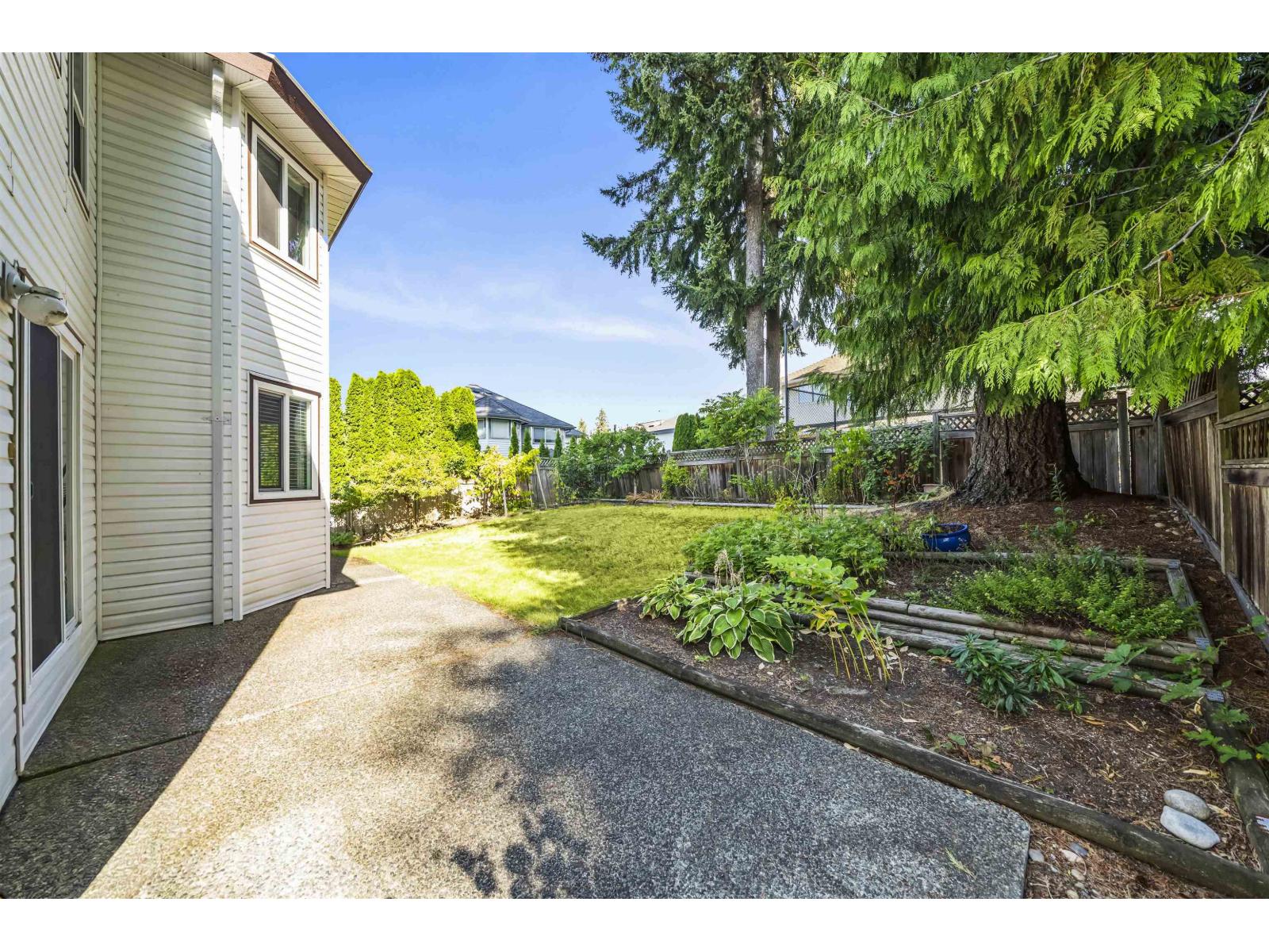 6012 124 Street Property Photo 11