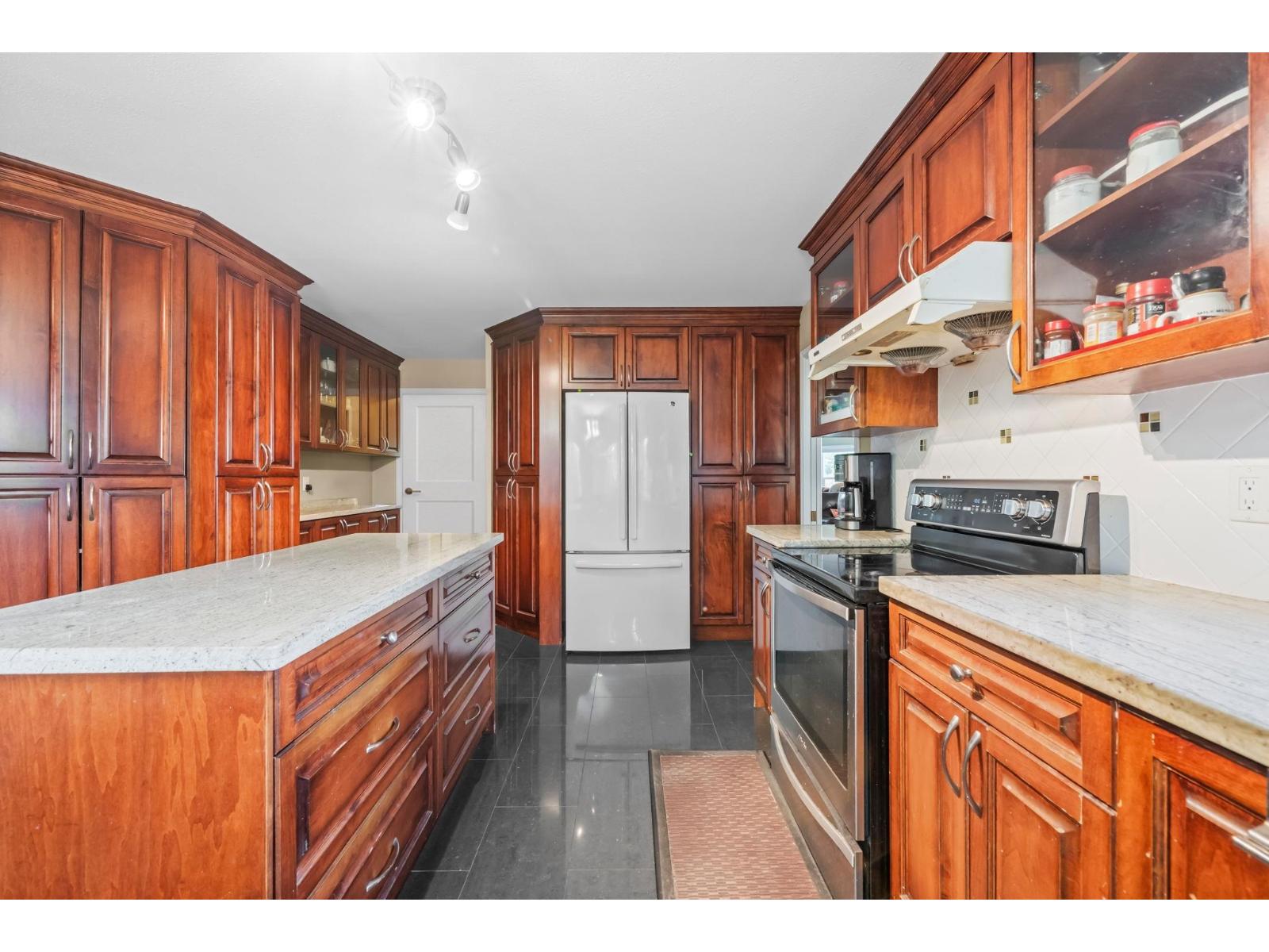 6012 124 Street Property Photo 18