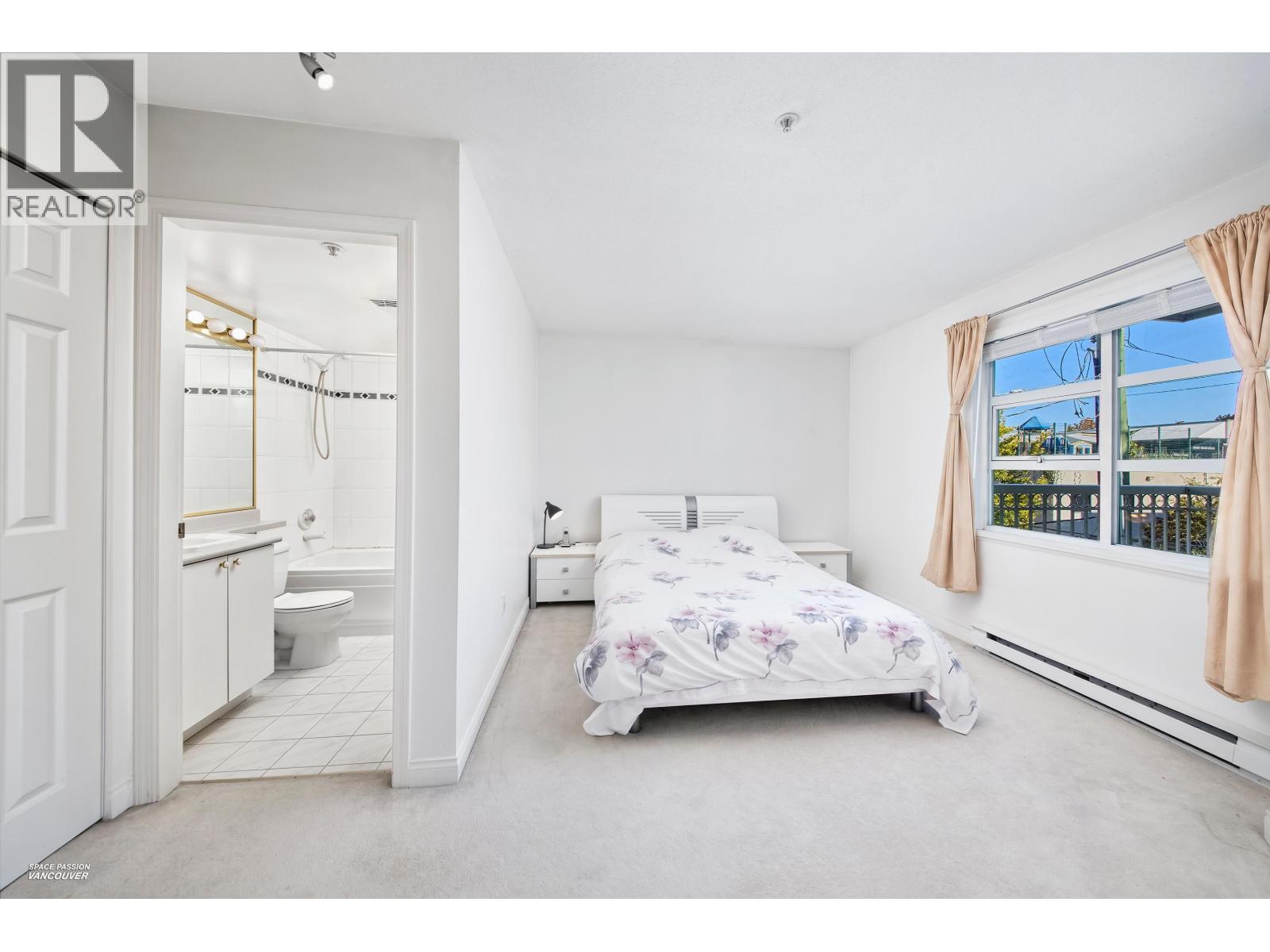 301 8989 Hudson Street Property Photo 10