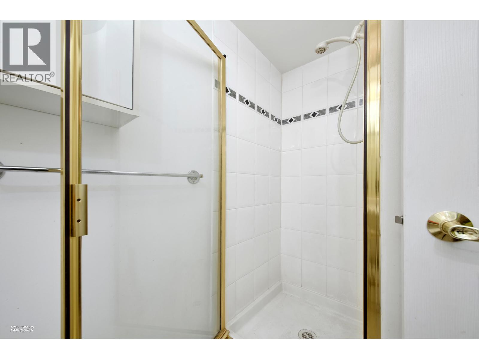 301 8989 Hudson Street Property Photo 16