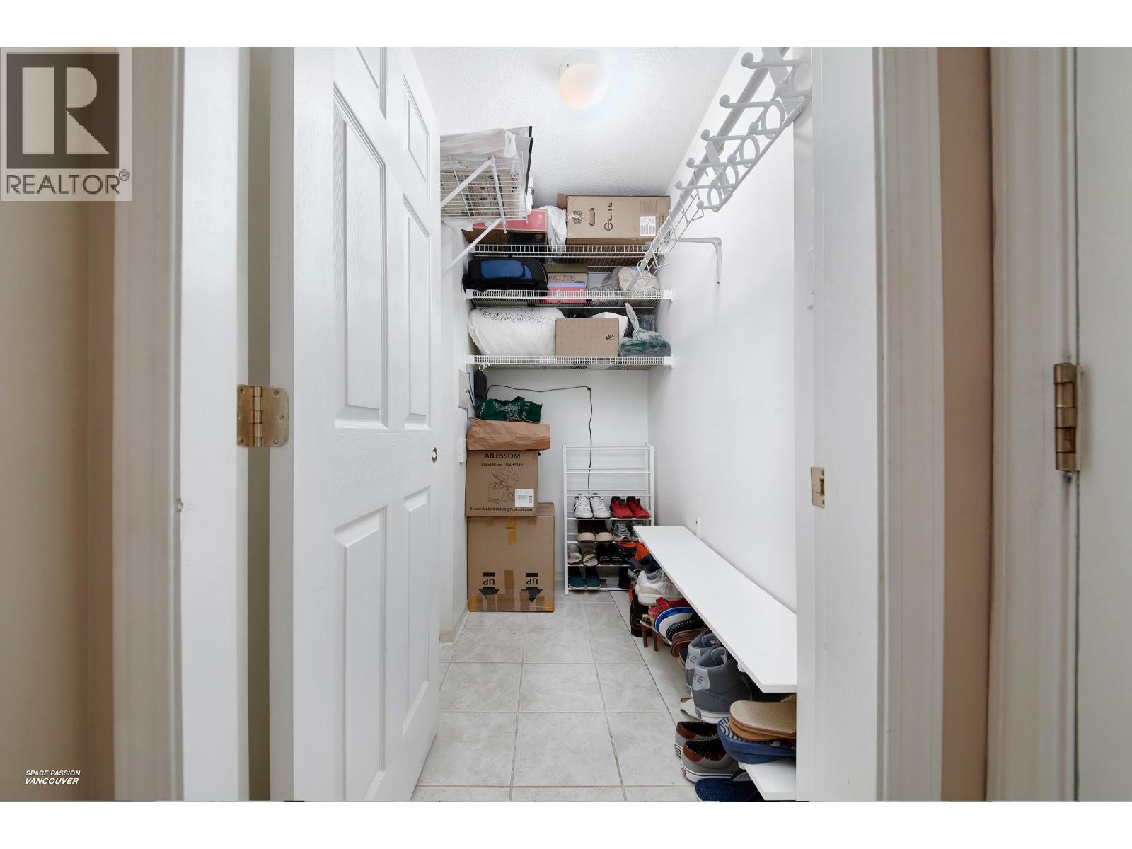 301 8989 Hudson Street Property Photo 18